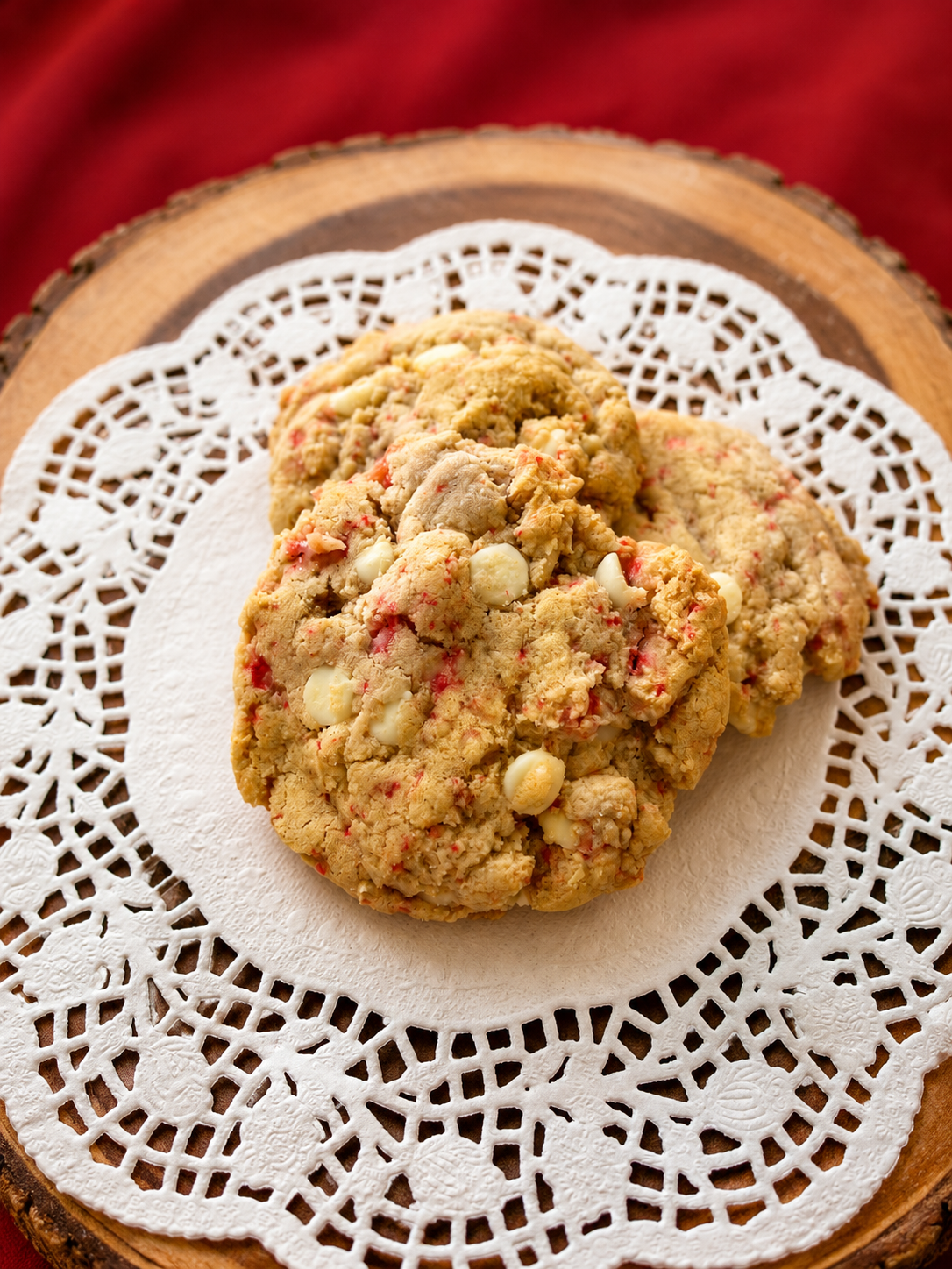 GLUTEN-FREE WHITE CHOCOLATE PEPPERMINT COOKIE