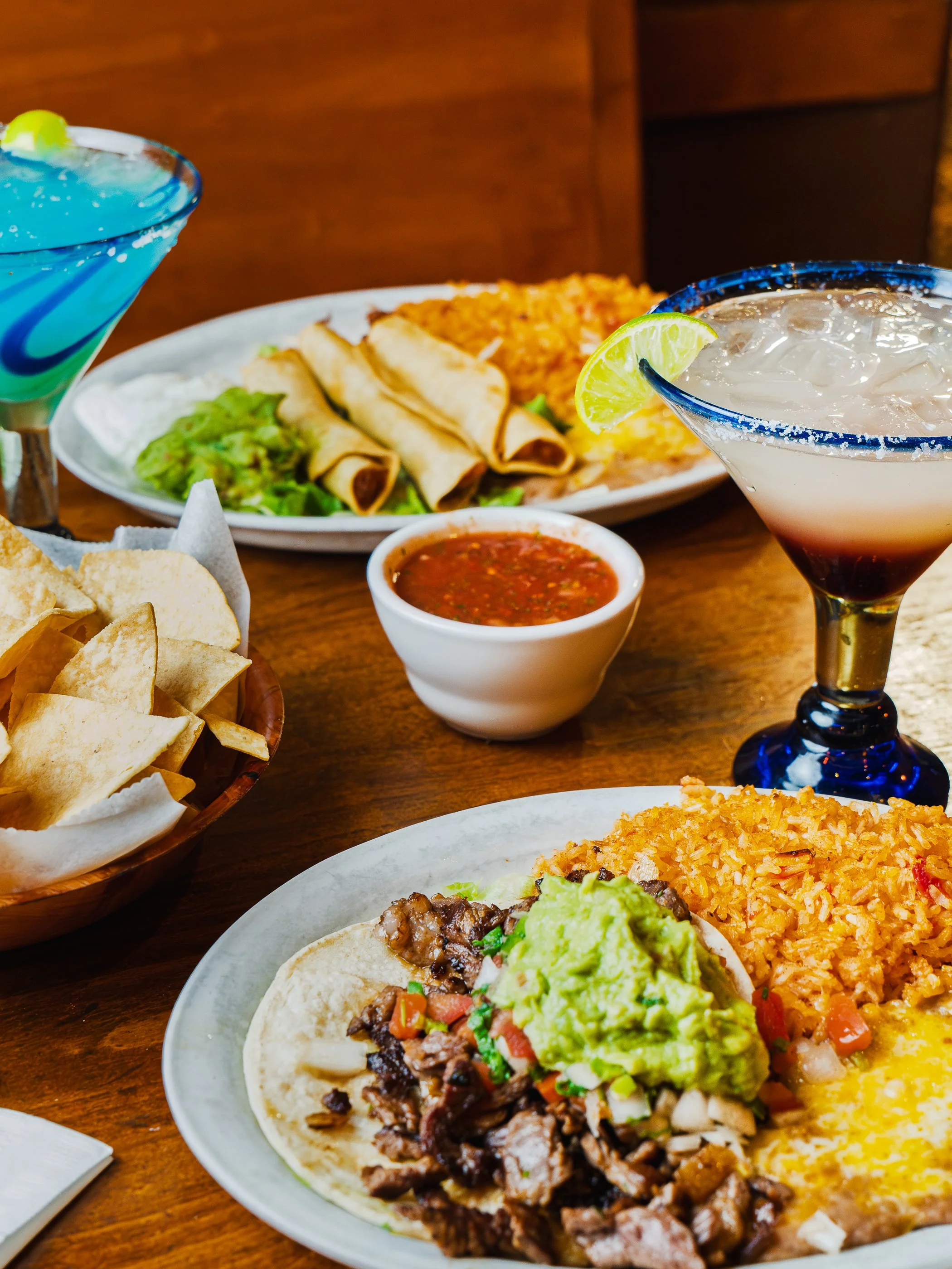 Robertos Cafe.jpg
