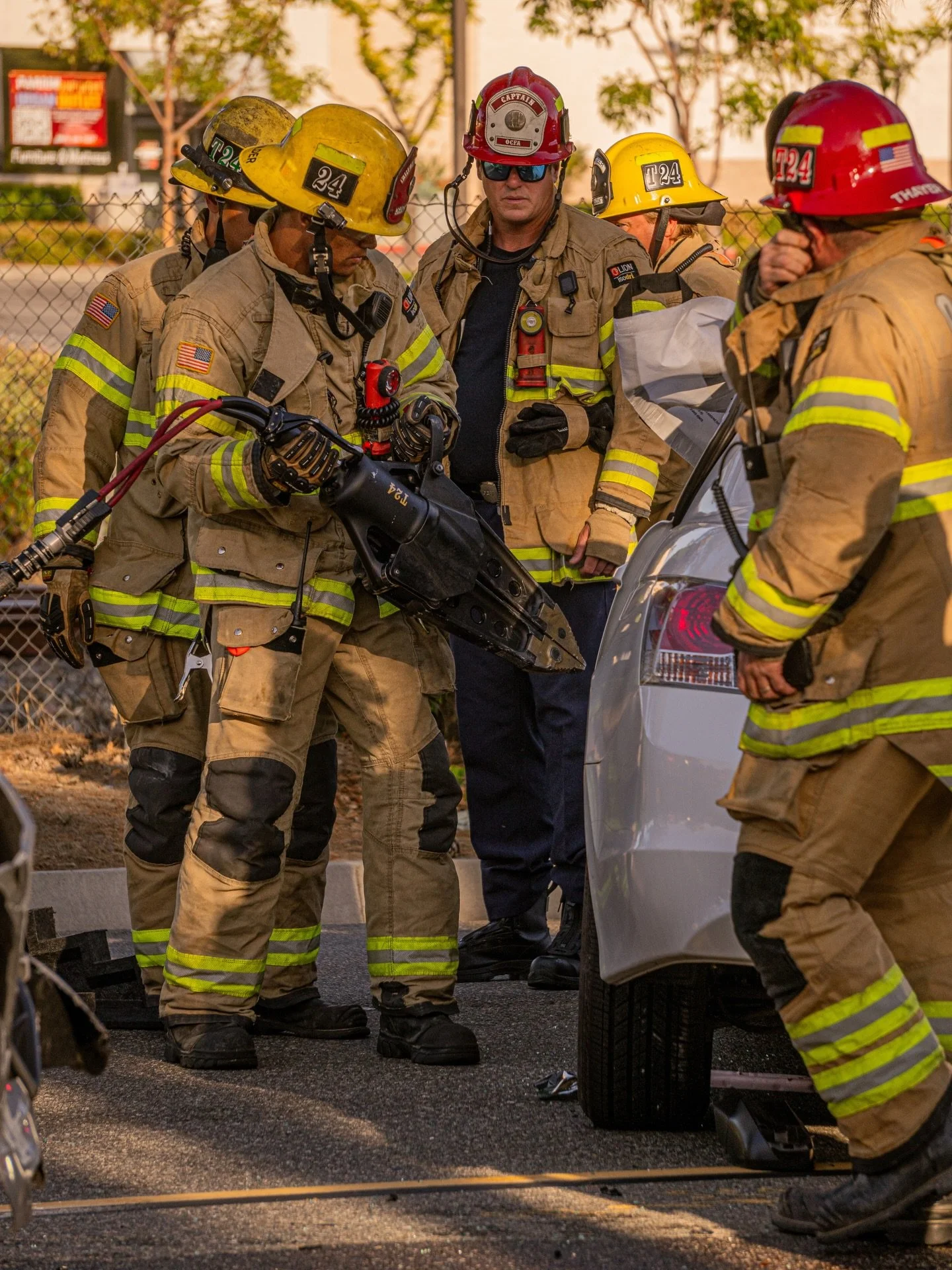 OCFA Division 5 &amp; OCSD on a Traffic Collision. Part 1/3. #code3oc #policephotography #orangecounty