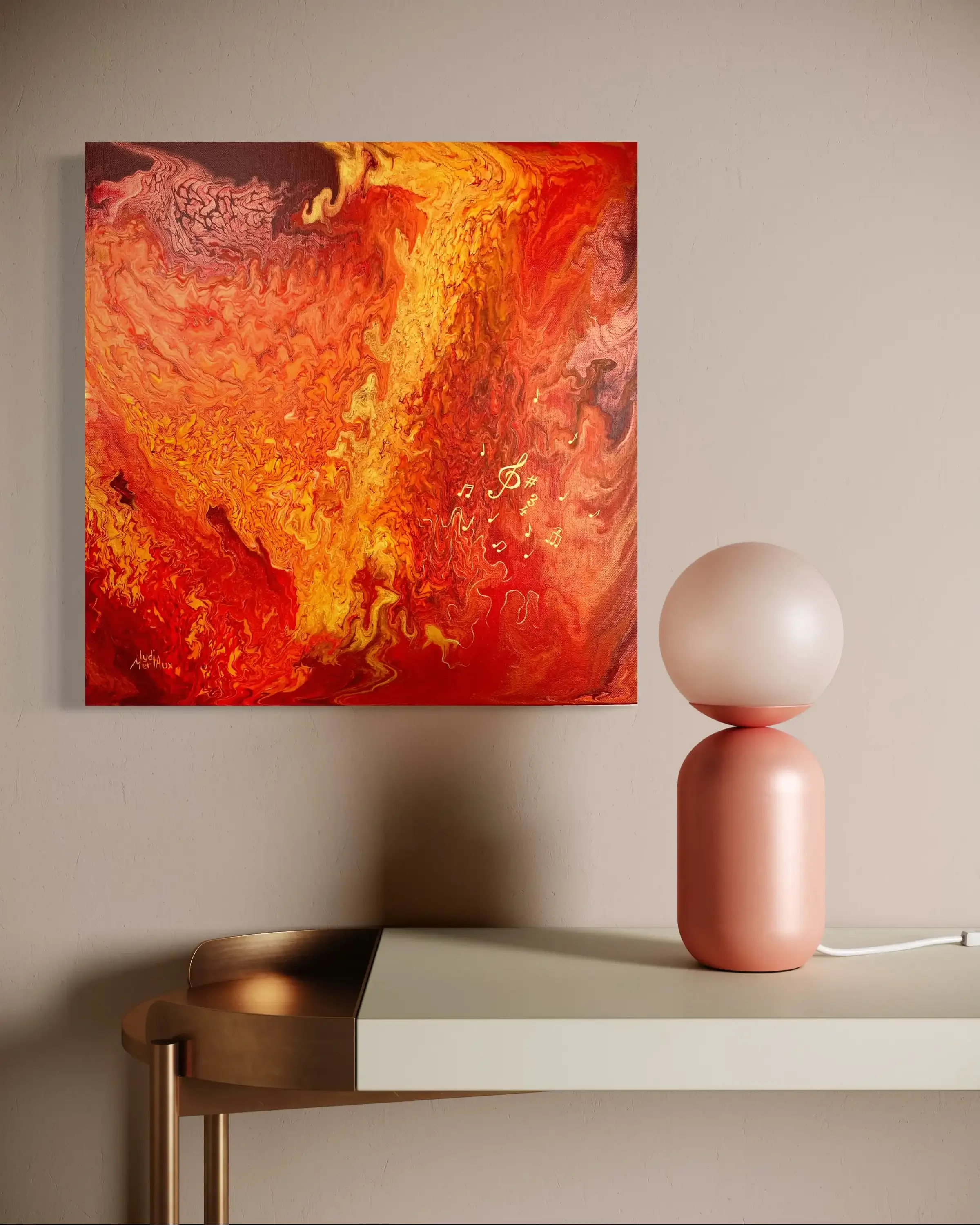 Saxo Vibrato mis en situation dans un intérieur contemporain minimaliste rose et laiton. Lydia Mériaux, artiste peintre