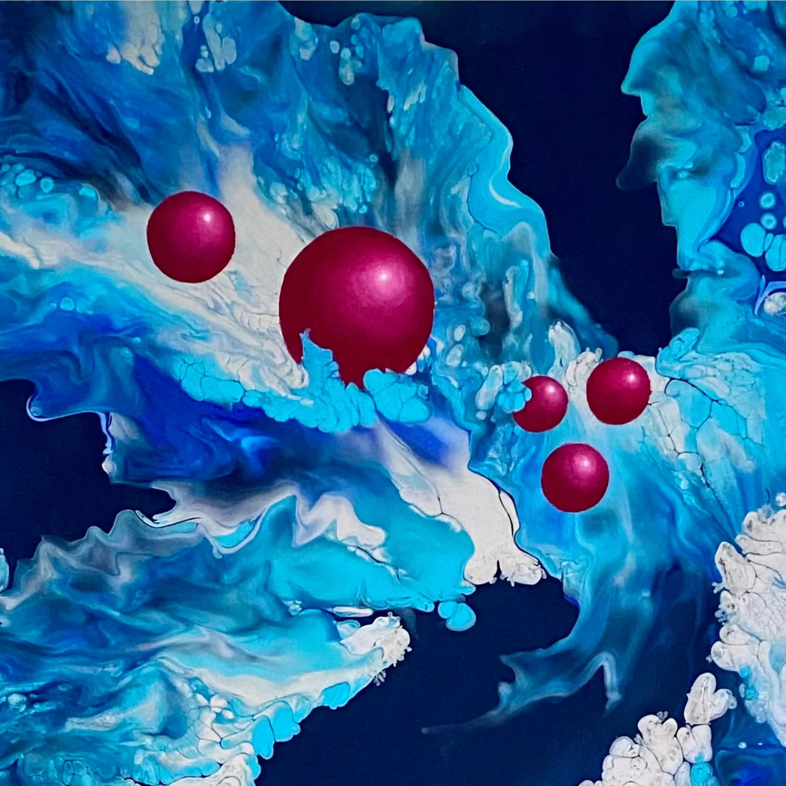Détail des perles magenta flottant sur fond abstrait bleu de Perles Astrales. Lydia Mériaux, artiste peintre