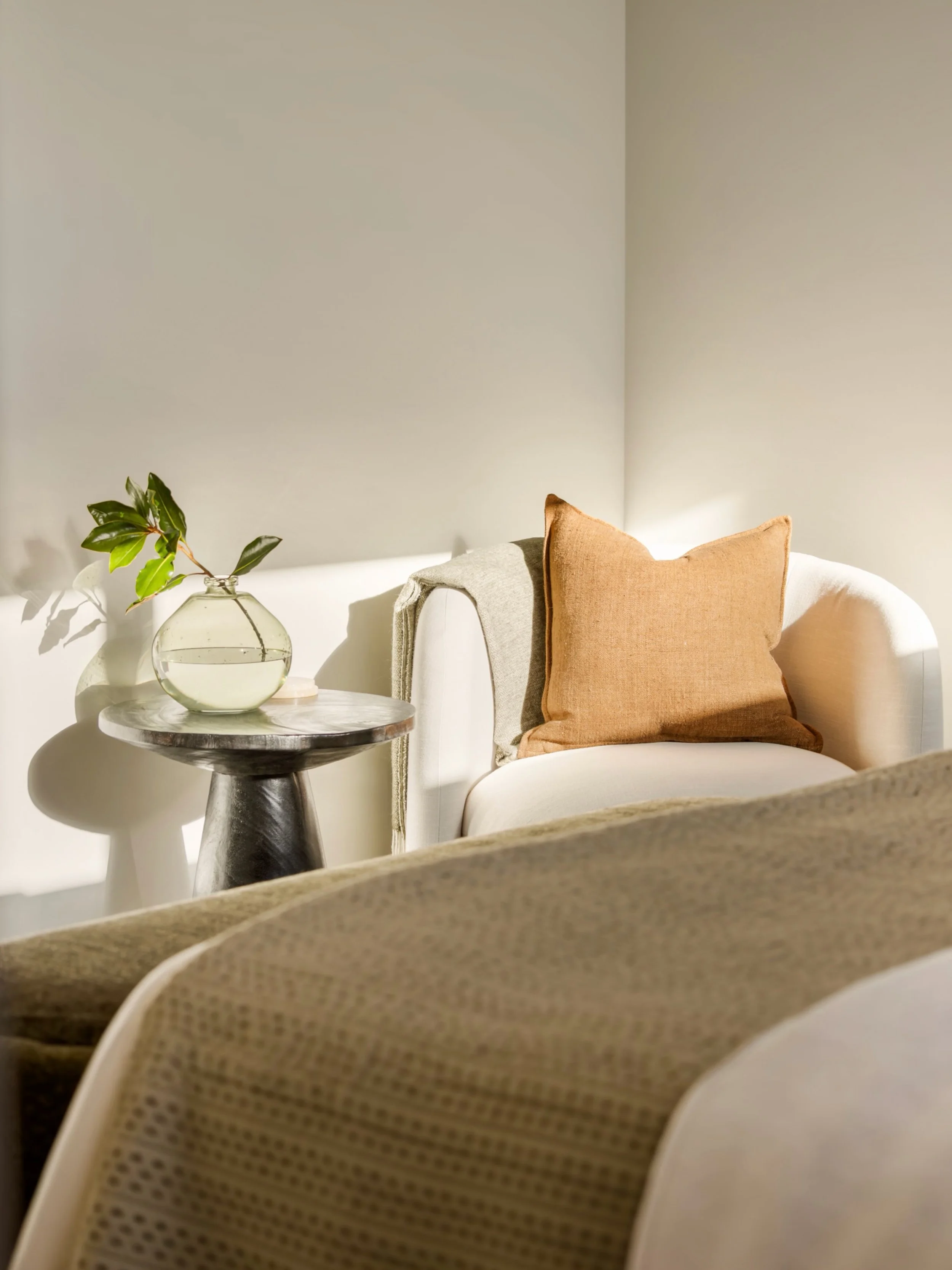 A little corner to slow down, let the sun stream in, and imagine yourself at home. Thoughtful moments that help buyers connect with a property. 

#wanakastagingstudio #wanakarealestate #homestaging #propertystyling #wanakaproperty