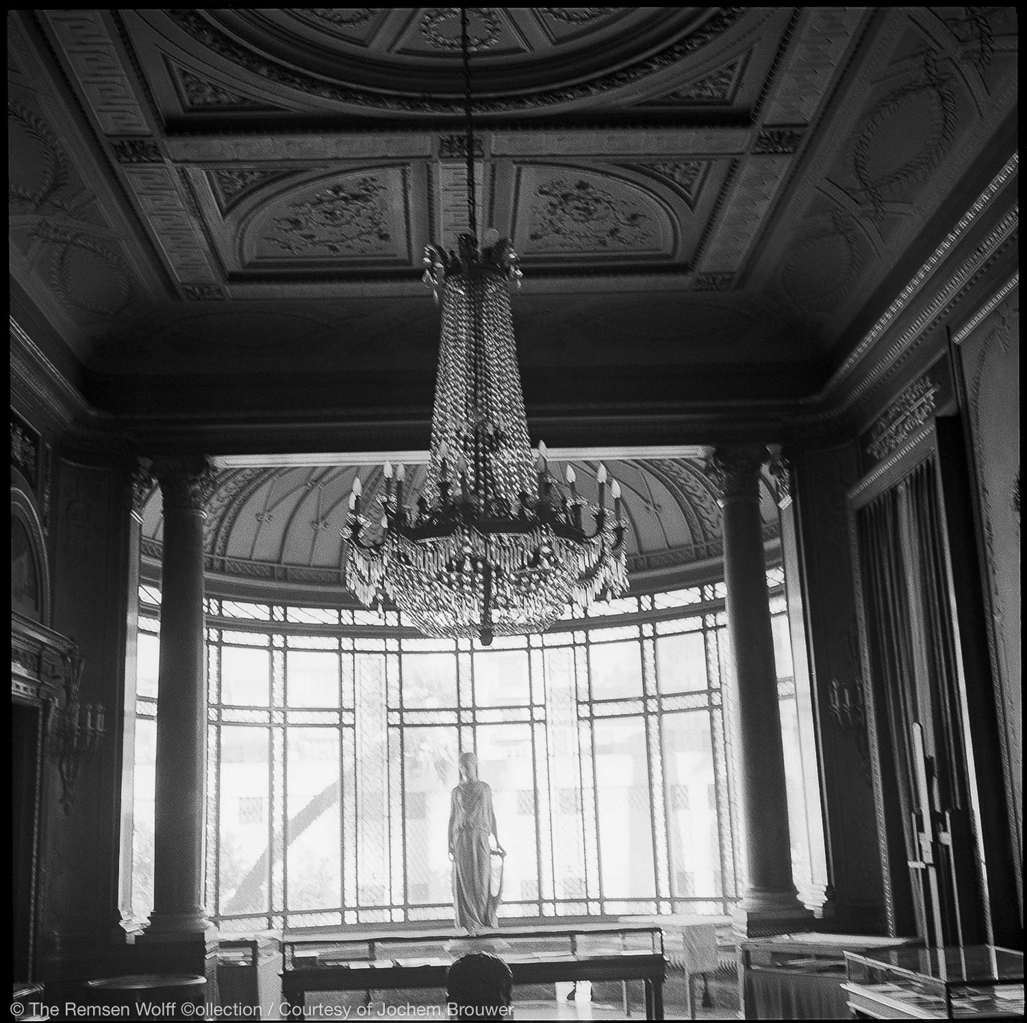 '90-11-4E-29-3 LR.jpg