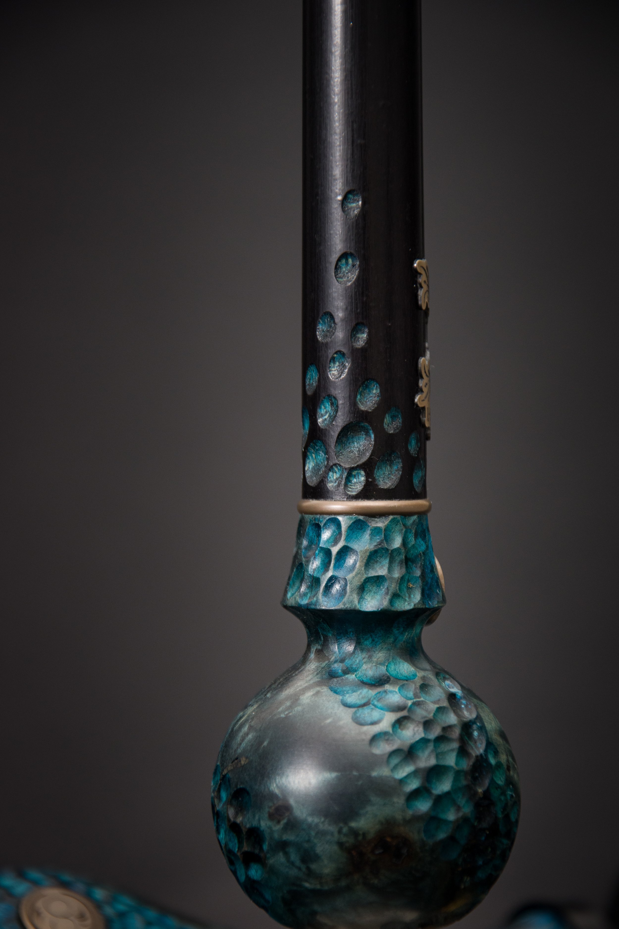 customized hookah handle with textured surface