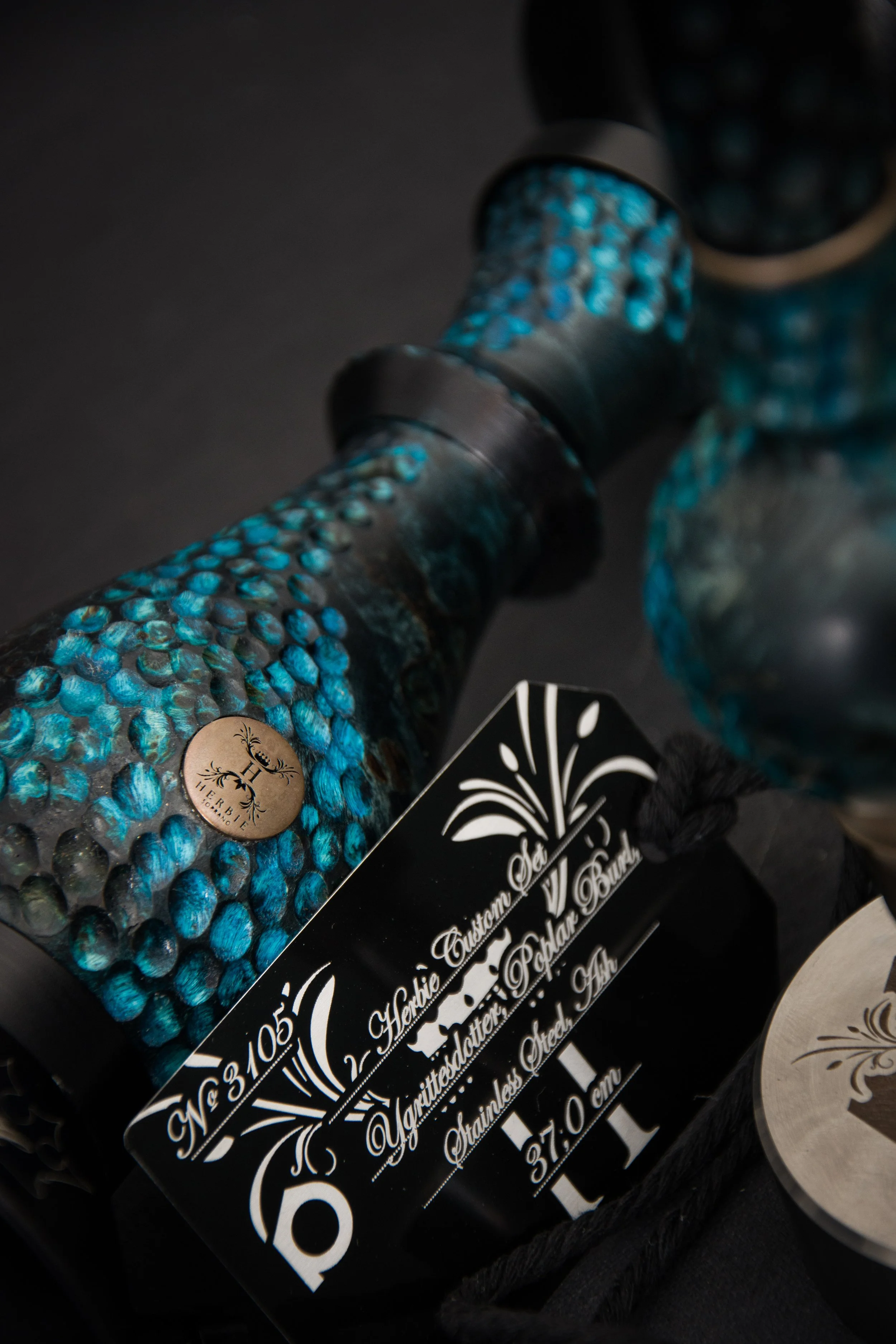 customized hookah handle with textured surface and fitting hookah column / sleeve