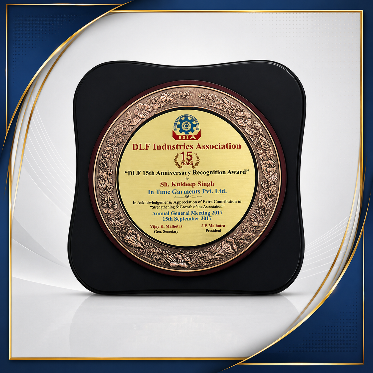 Plaque recognizing Sh. Kuldeep Singh for 15 years of contribution to the DLF Industries Association, awarded at the 2017 annual general meeting.