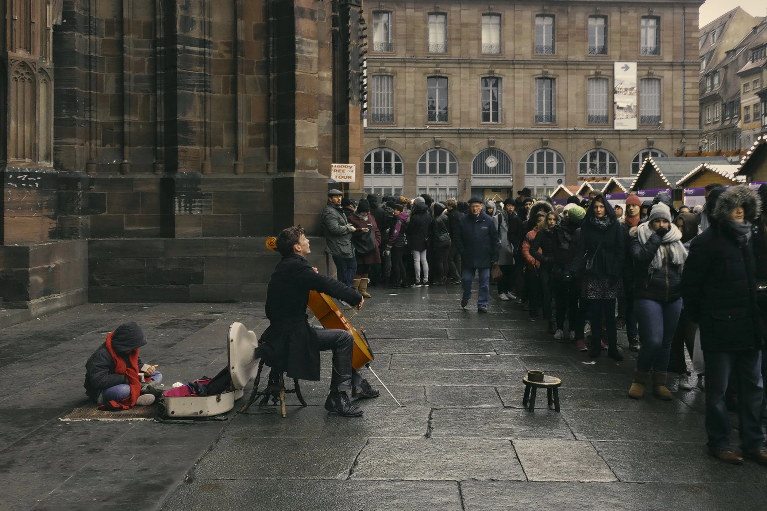 5_Brüder_mit_Cello.jpg