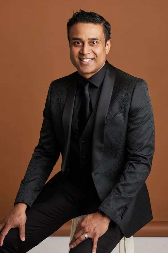 Dr Sam Aravinth