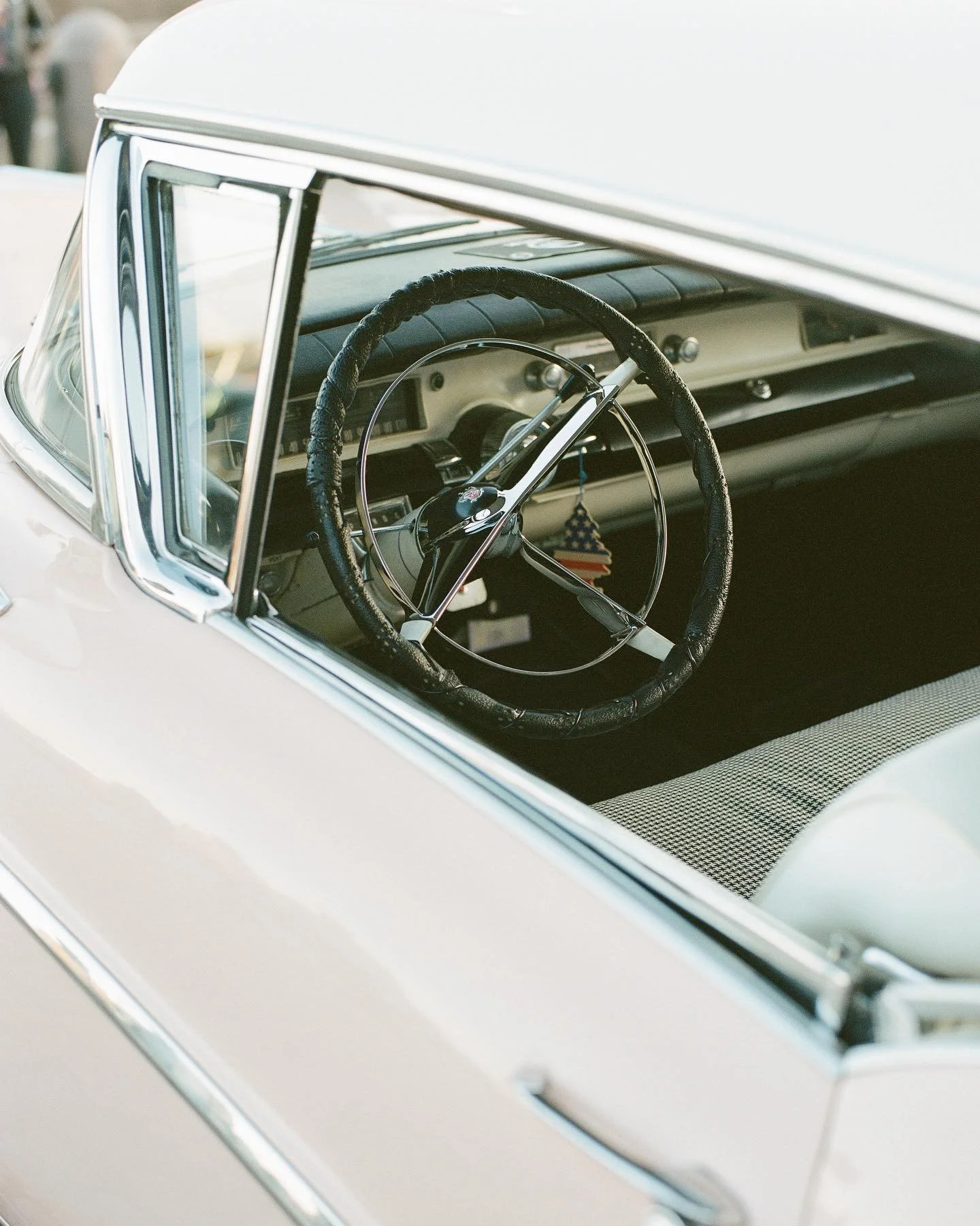 Buick in Helsinki 5/22

#helsinki #kodakportra400 #kodakprofessional #kauppatori #mamiya645pro #filmphotography #filmisnotdead #anotherescape #summersunselection #somewheremagazine #solarcollective #minimablu #stademagazine #oldtonecollective #take_m