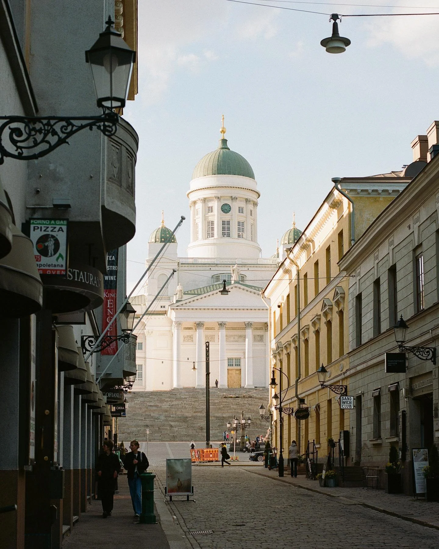 Helsinki Cathedral 5-22

#helsinki #helsinkicathedral #helsingintuomiokirkko #cathedral #sunset #streetphotography #streetdreamsmag #streetphotographercommunity #filmisnotdead #filmphotography #shootfilmmag #kodak #kodakportra400 #portra400 #kodakpro