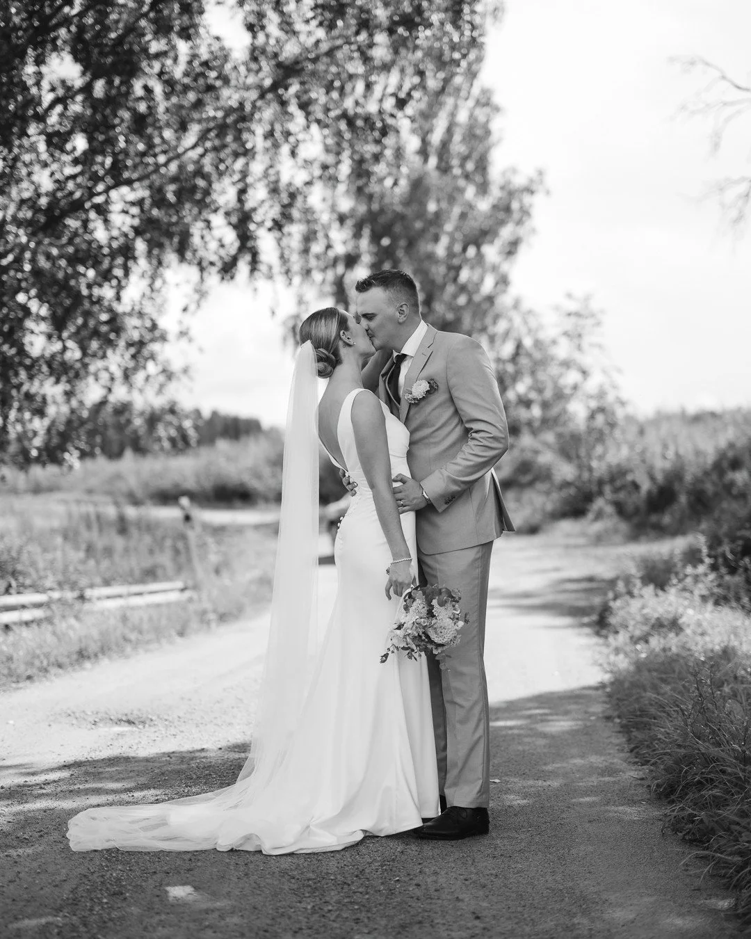 Black &amp; white / wedding documentation 04

 #h&auml;&auml;kuvaajahelsinki #weddingphotos #h&auml;&auml;kuvaushelsinki