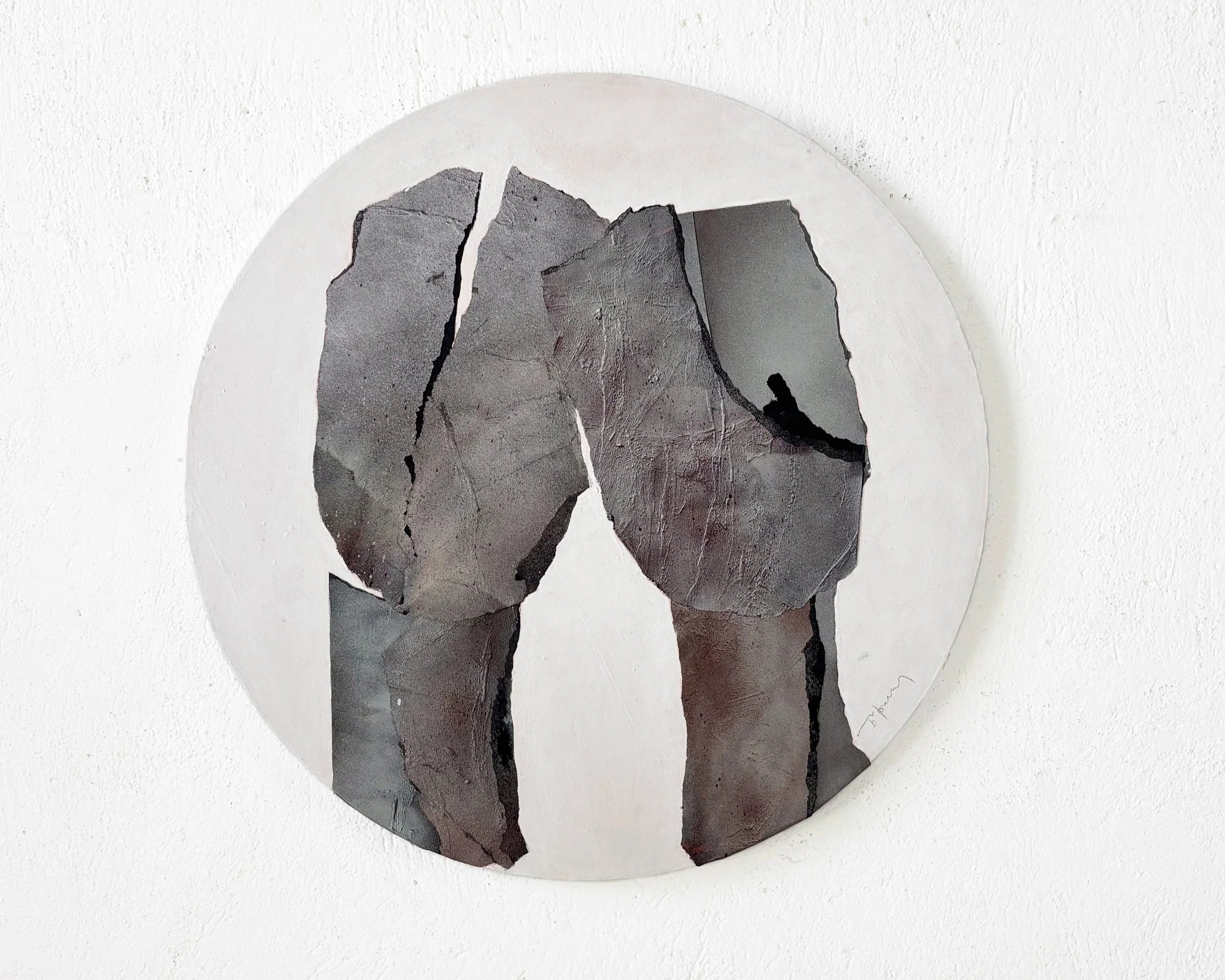 Always I
mixed media, 2025
60 cm / 23,6 inches diameter