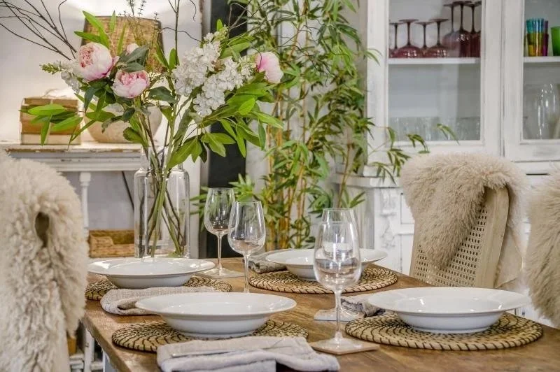 All the essentials to create a stunning table setting