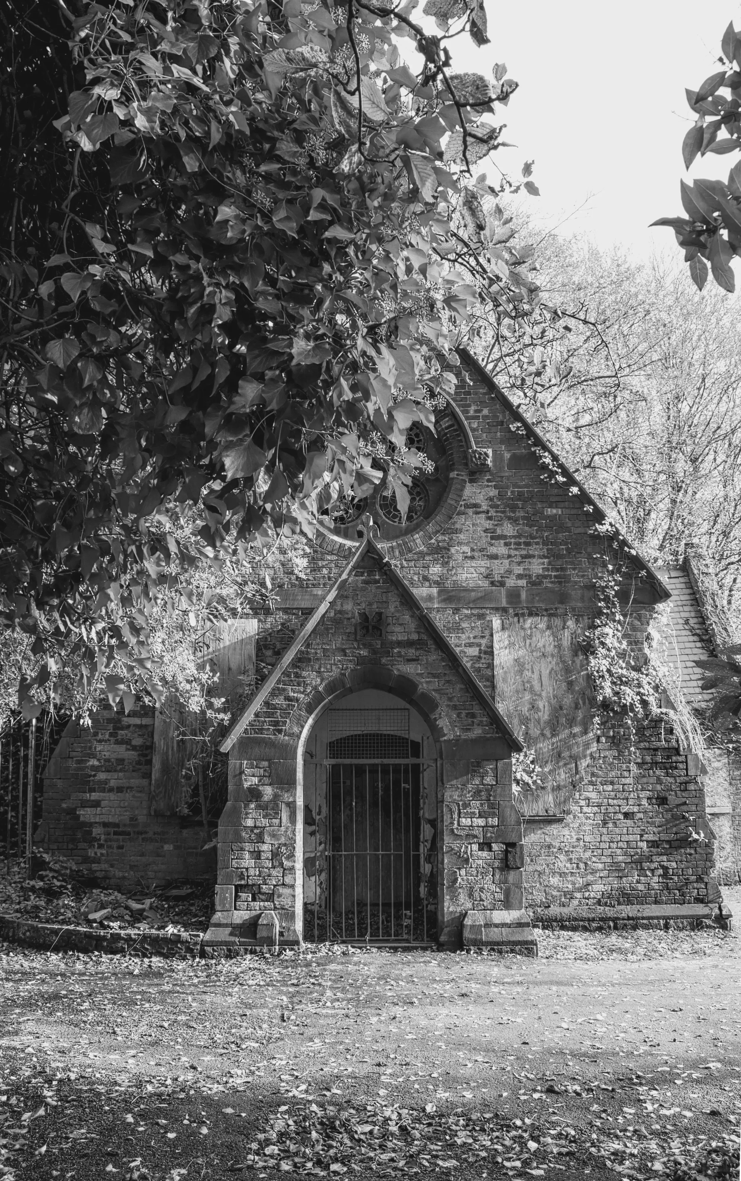 Wigan - Tyldesley Cemetery - 05-1.webp