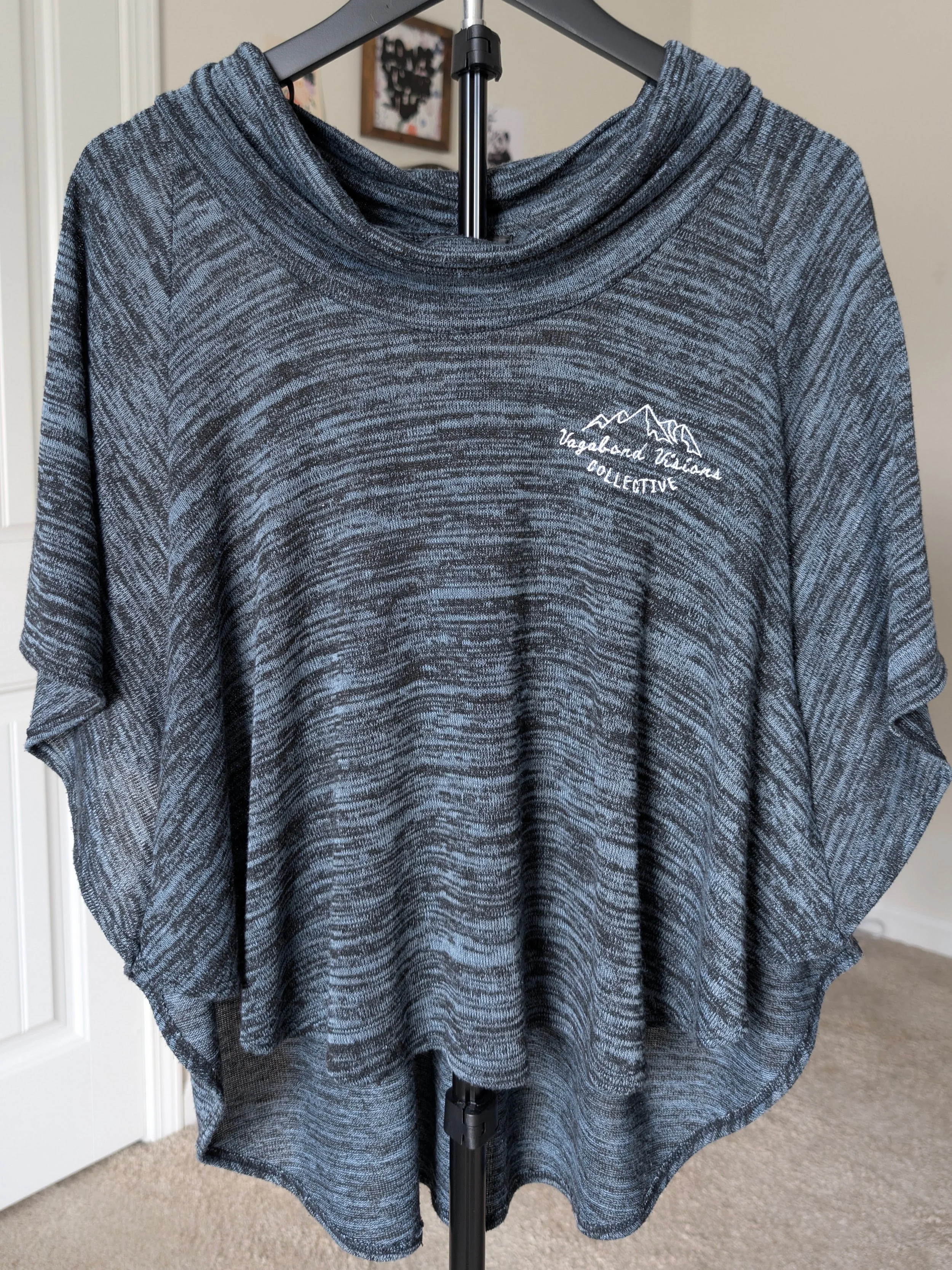 Women's Heathered Blue B.Wear Short Sleeve Loose Fitting Poncho Top (Size XL)