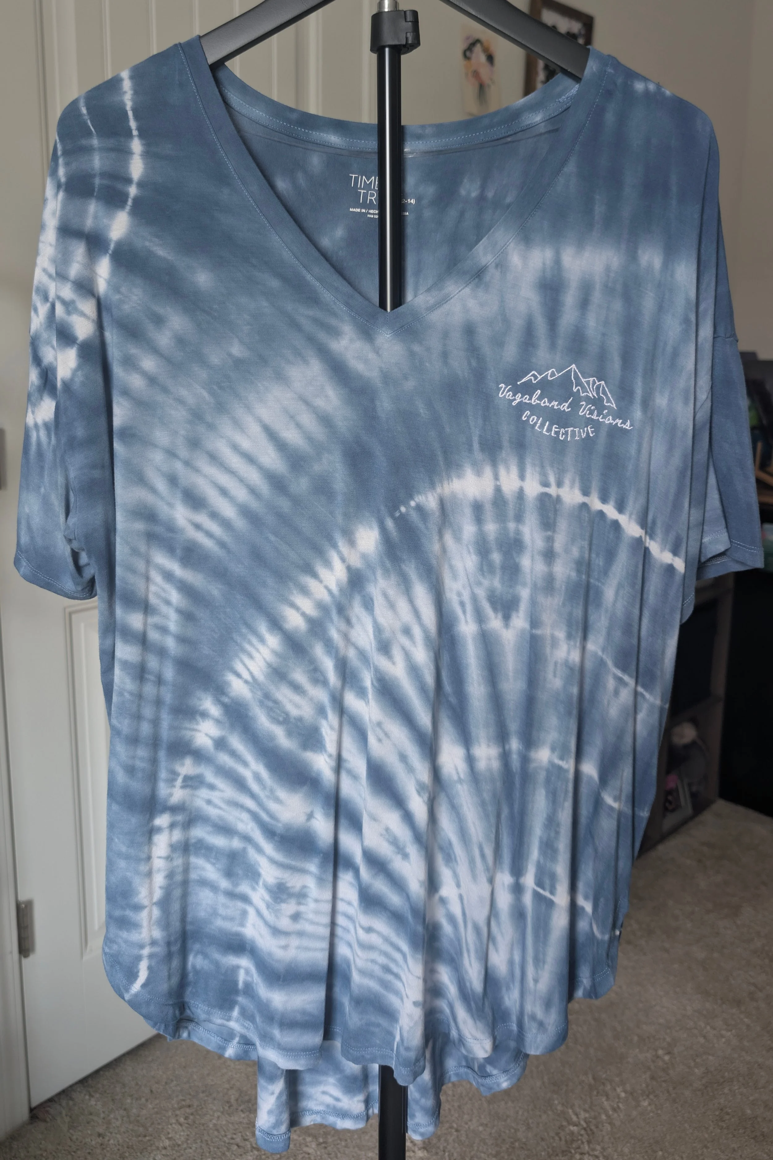Women's Blue Tie Dye Time And Tru Tunic V-Neck Shirt (Size L)