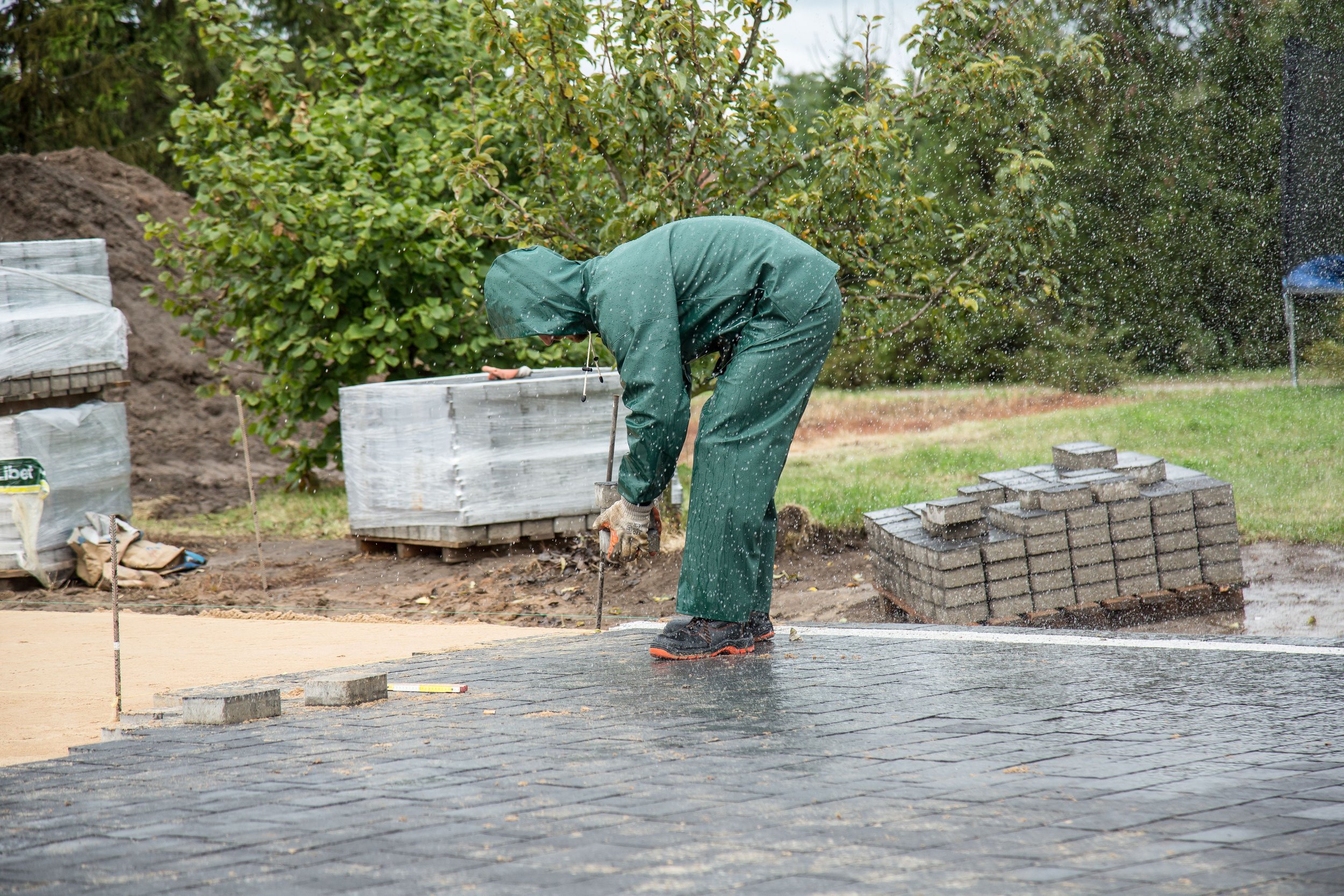 When Might a Landscape Contractor Be Enough?