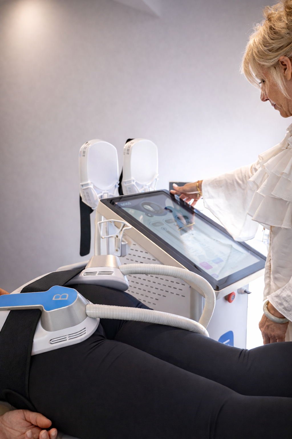Séance d'électrostimulation musculaire EMS à L'Apogée — sculpture corporelle et raffermissement près de Toulouse.