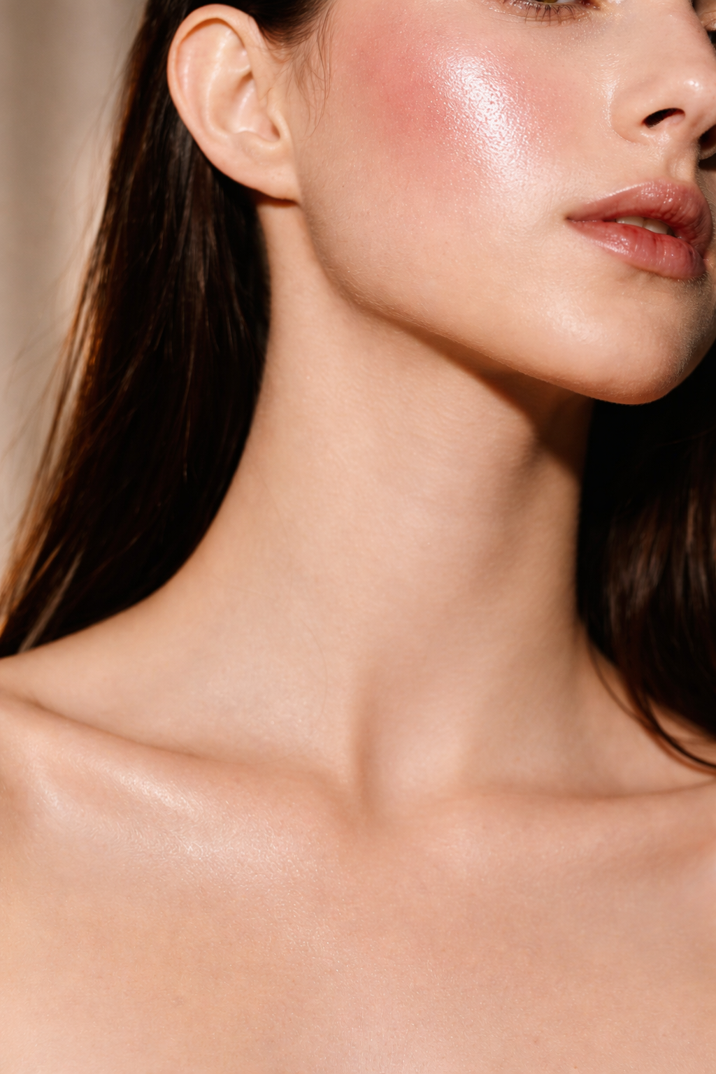 Peau sublimée après soin du visage à L'Apogée — éclat, fermeté et beauté naturelle près de Toulouse.