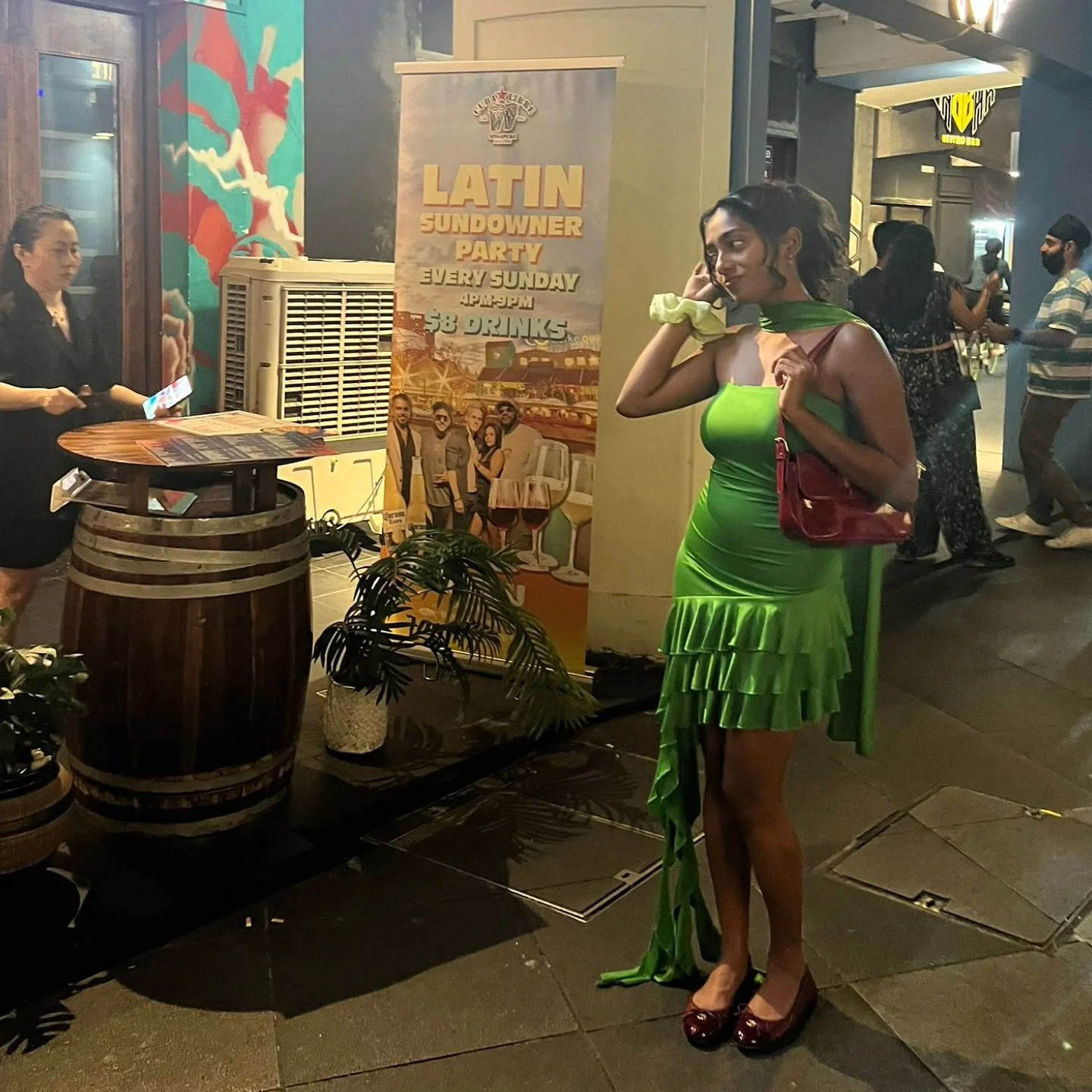 completely understand why god chose green / red 4 apples