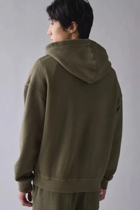 Screenshot_12-4-2026_222444_www.urbanoutfitters.com.jpeg