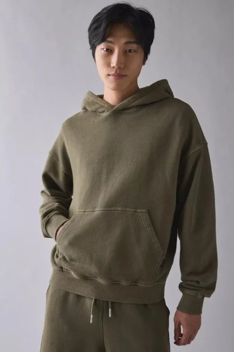Screenshot_12-4-2026_222453_www.urbanoutfitters.com.jpeg