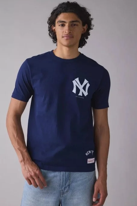 Screenshot_11-4-2026_155121_www.urbanoutfitters.com.jpeg