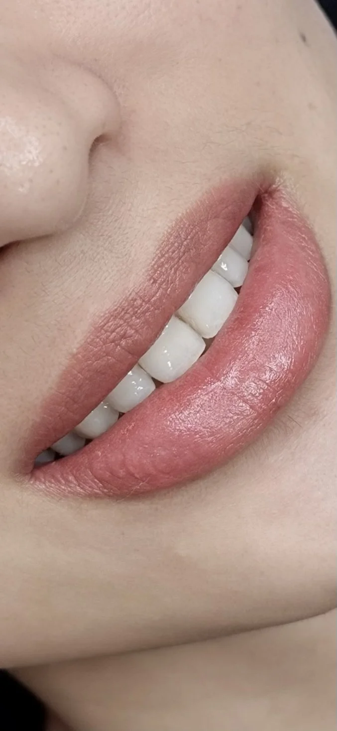 Lip Color Retouch / Color Refresh