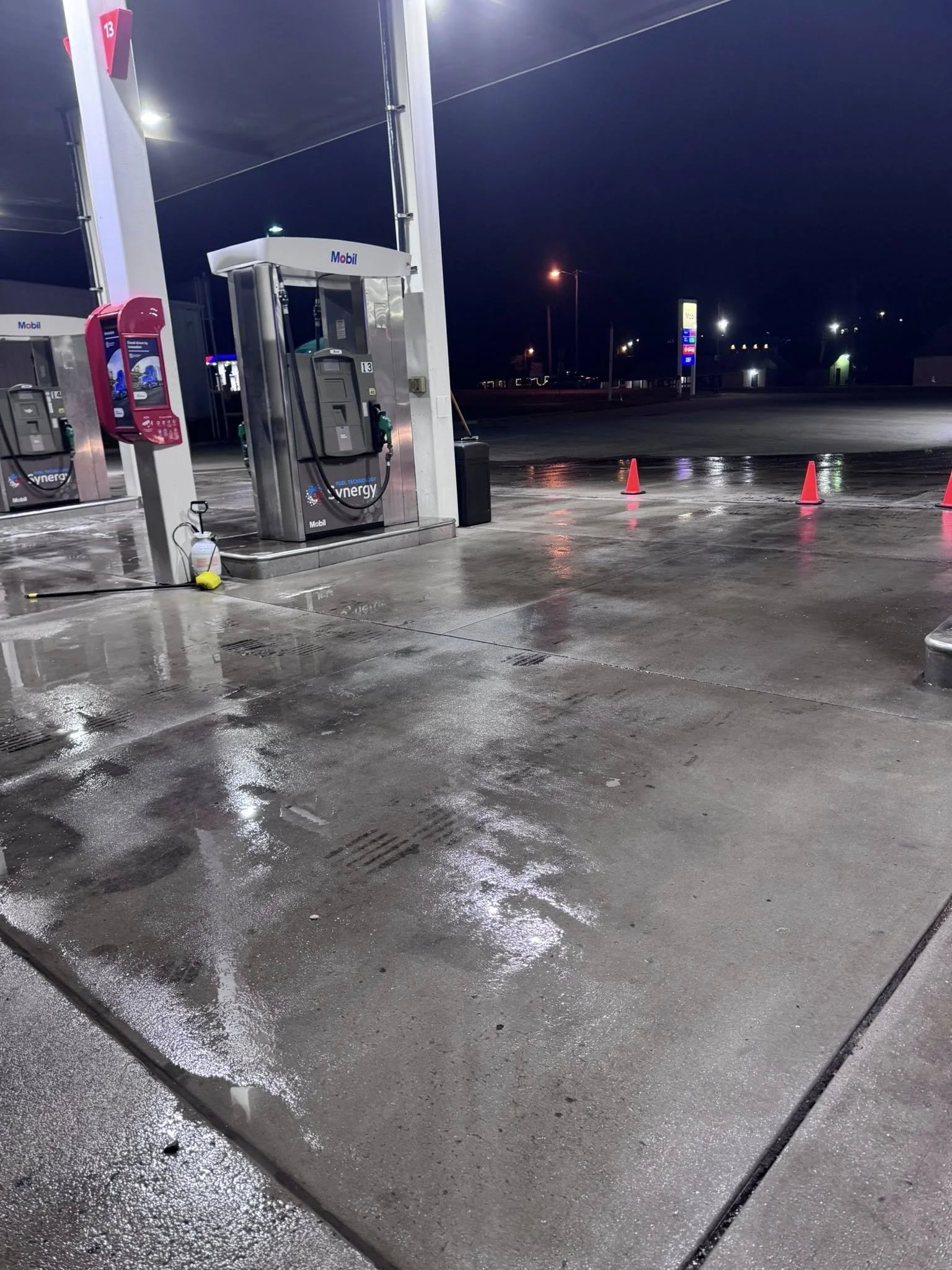 commercial cleaning and gas station cleaning during pressure washing and power washing 