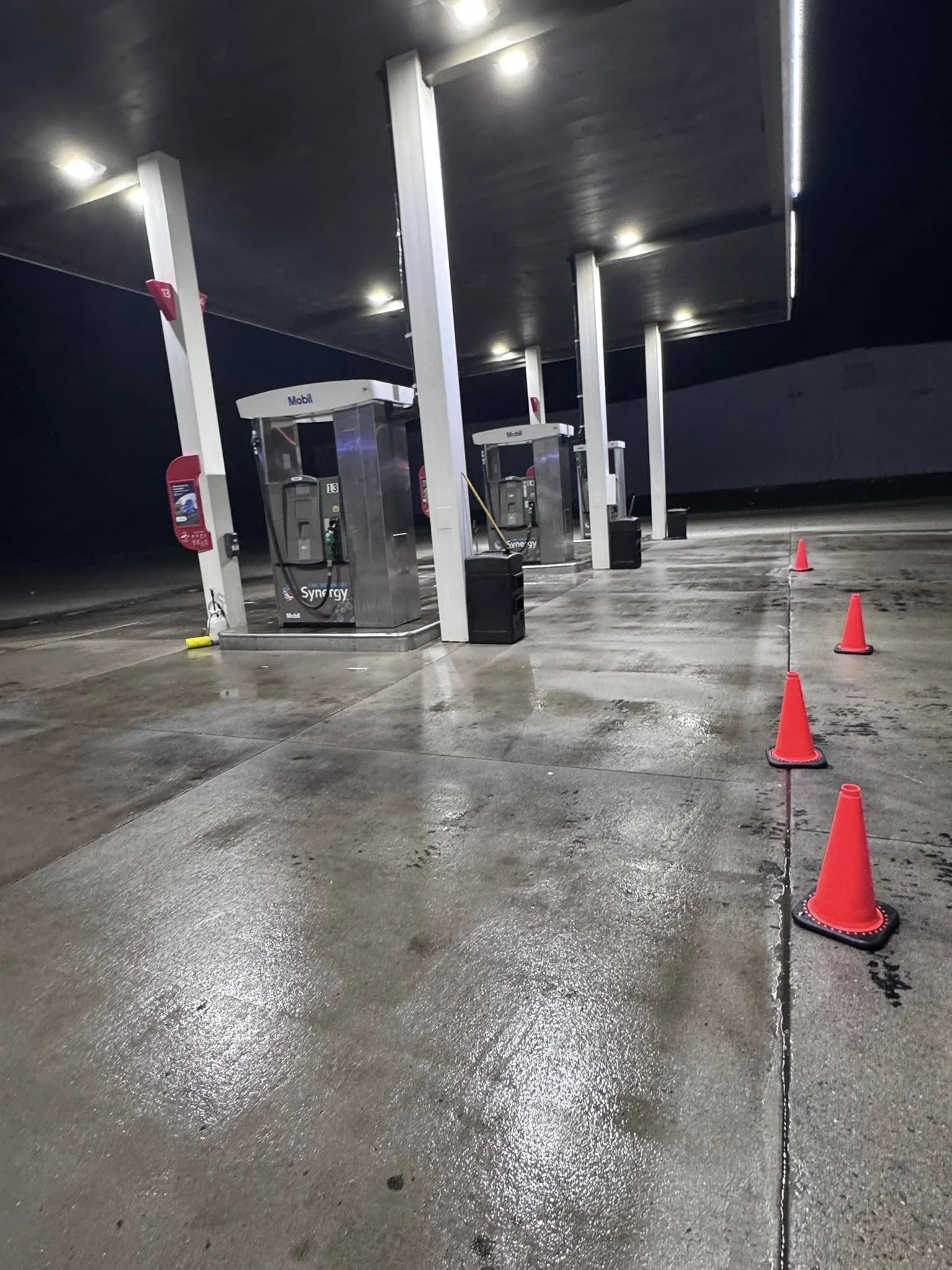 commercial cleaning and gas station cleaning during pressure washing and power washing 