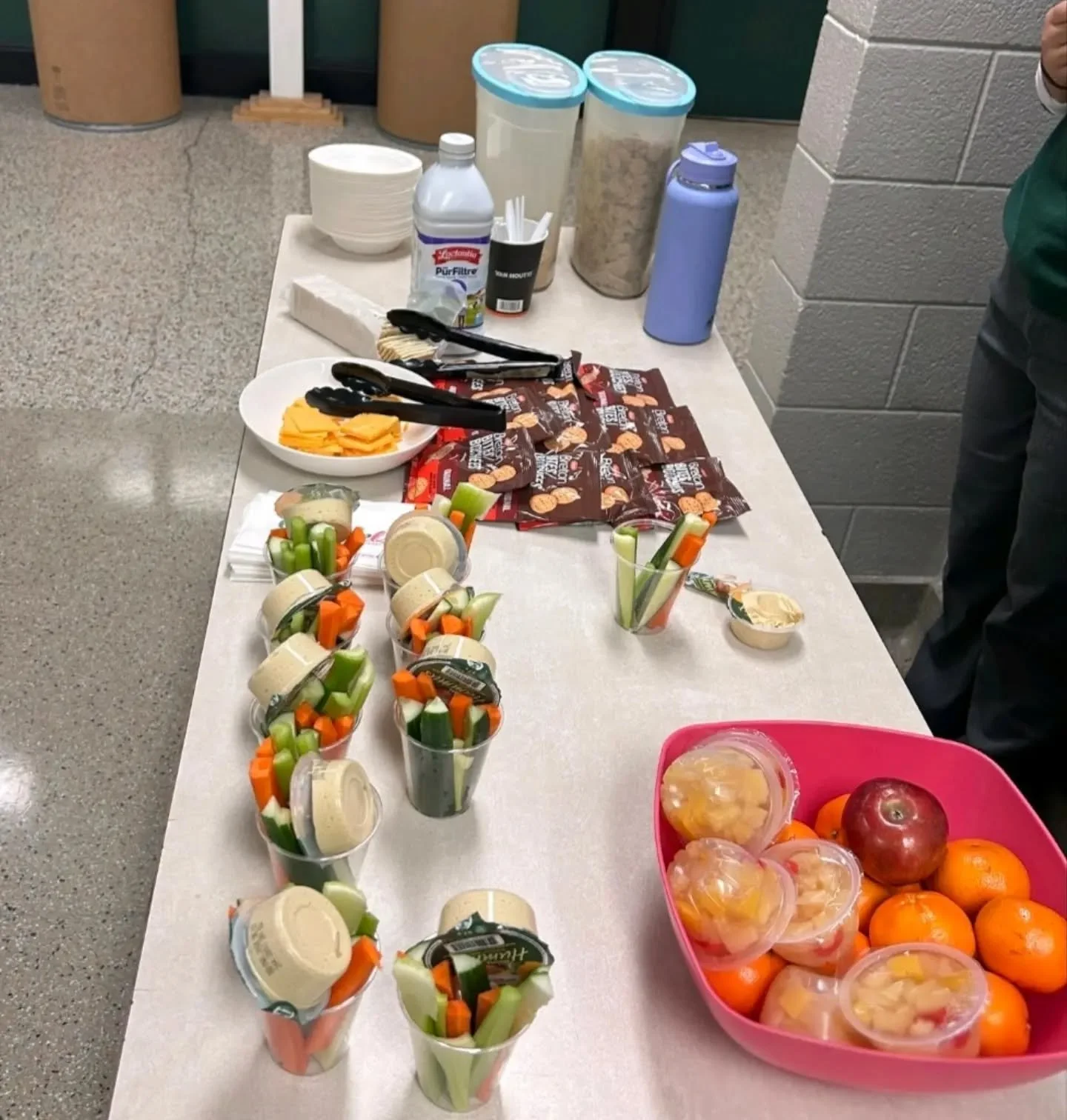 At Holy Cross Secondary School in St. Catharines, student nutrition program coordinators have worked hard to build an inclusive environment for kids to feel comfortable accessing healthy, nutritious food. 👏🥣

Before classes begin at Holy Cross, foo