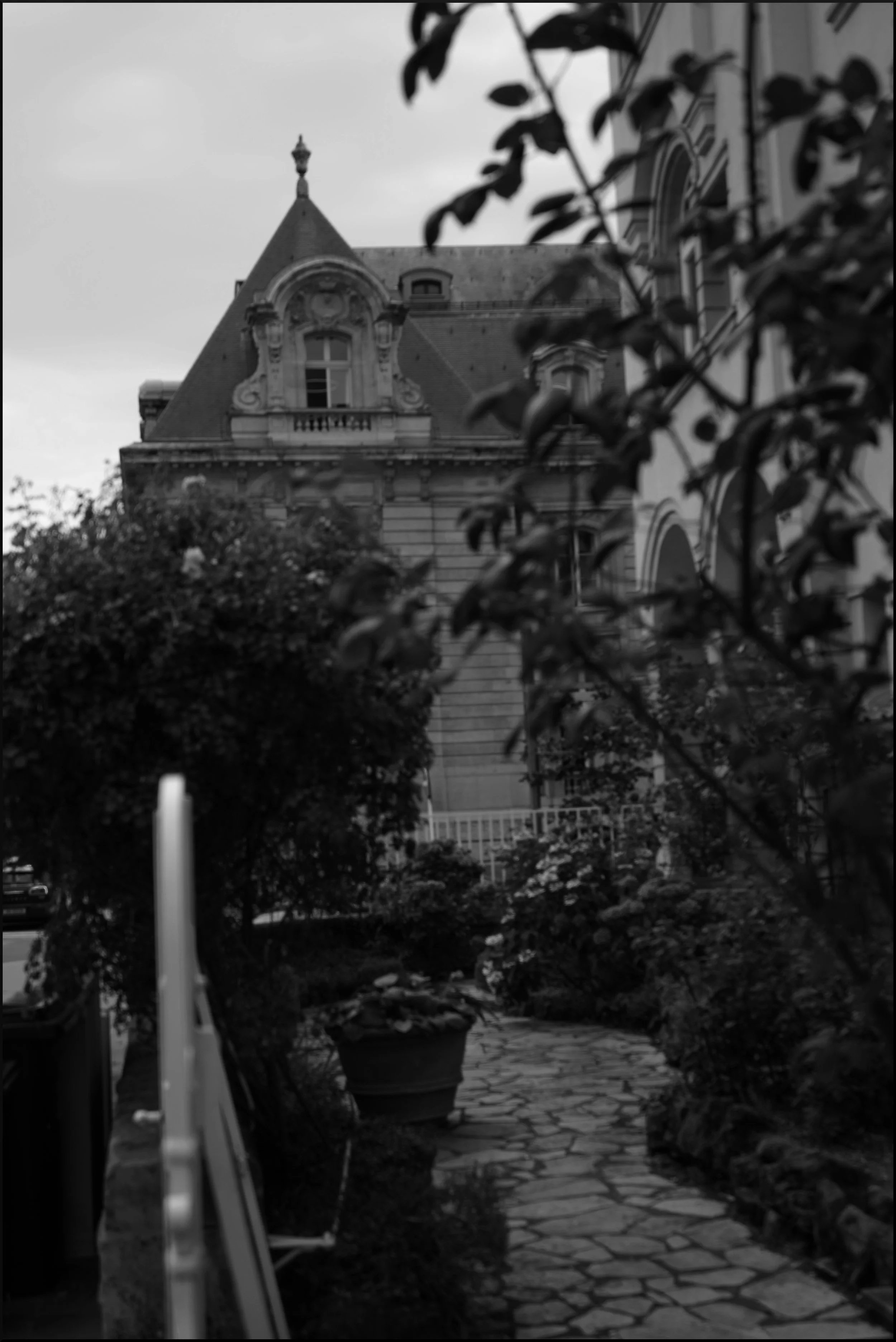 Cozy Corner - Taken on Sony a7 (Location: Luxembourg Gare District)