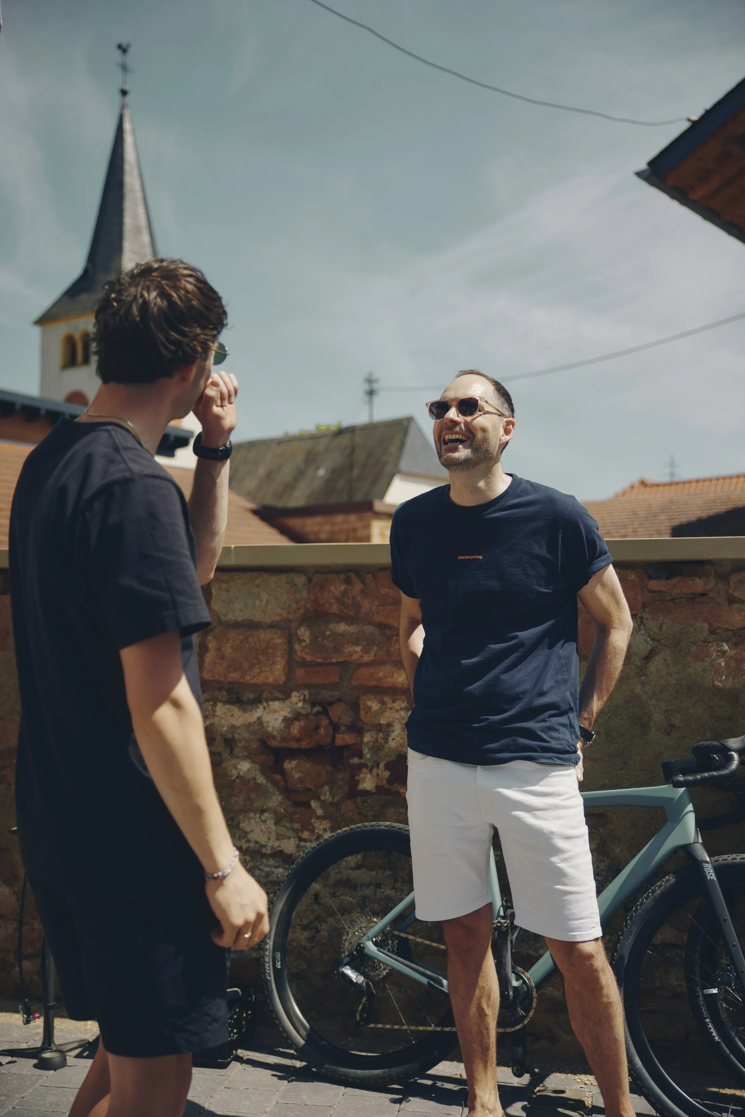 Cincinnati Cycling Rennrad Events. Sven-Ulrik Schneider im Gespräch mit Teilnehmern.