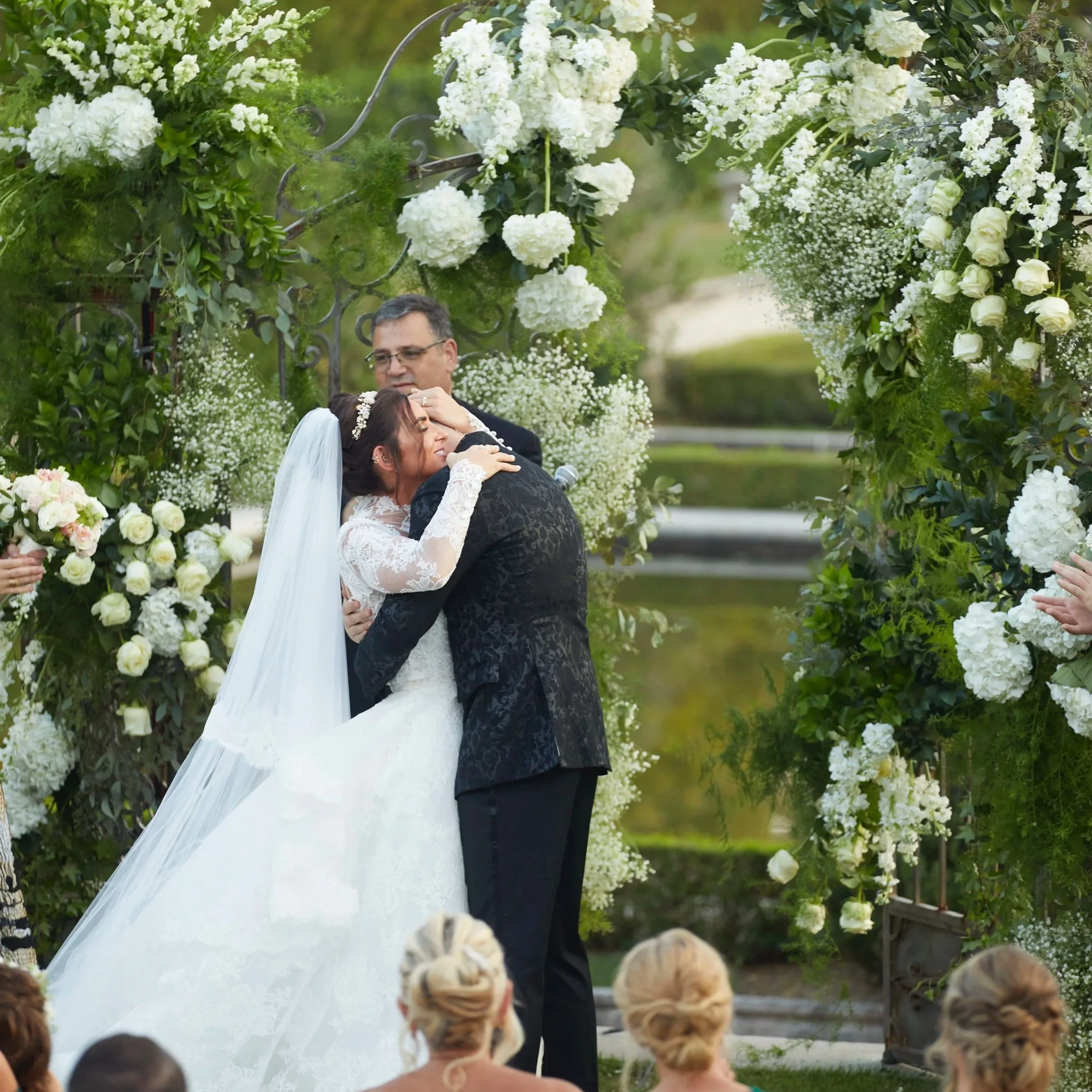 Ceremony in the Water Gardens - Oheka Castle