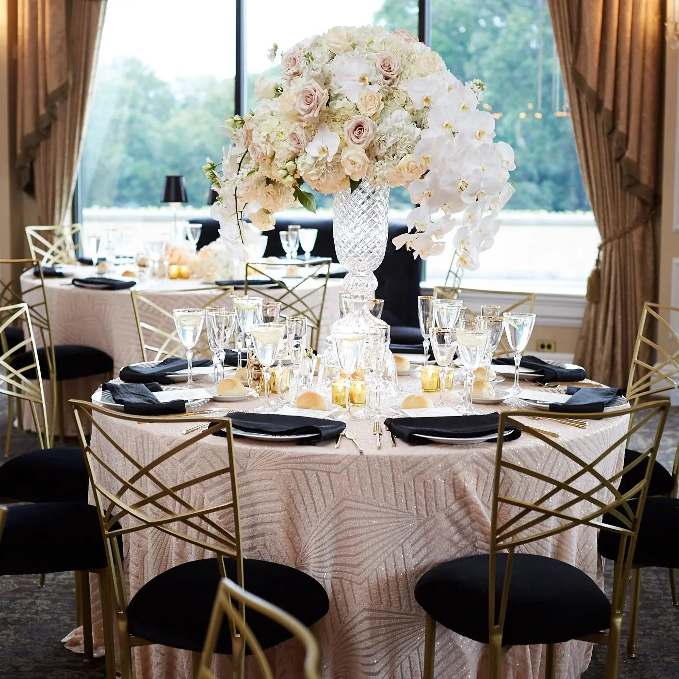 Blush Sequins + Black Accents | Oheka Castle