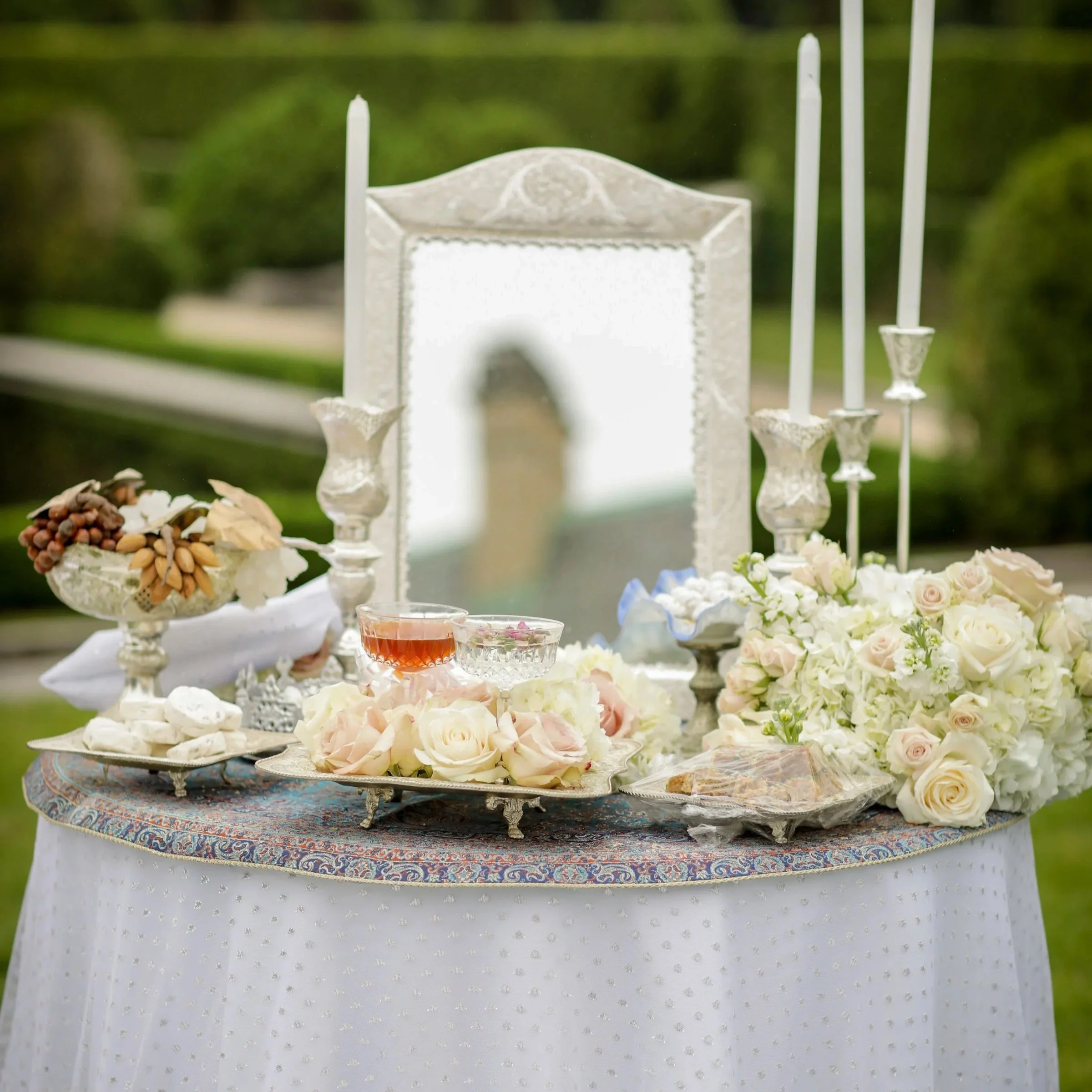 A Persian wedding ceremony “Sofreh Aghd” (سفره عقد) | Karyn Micael Events
