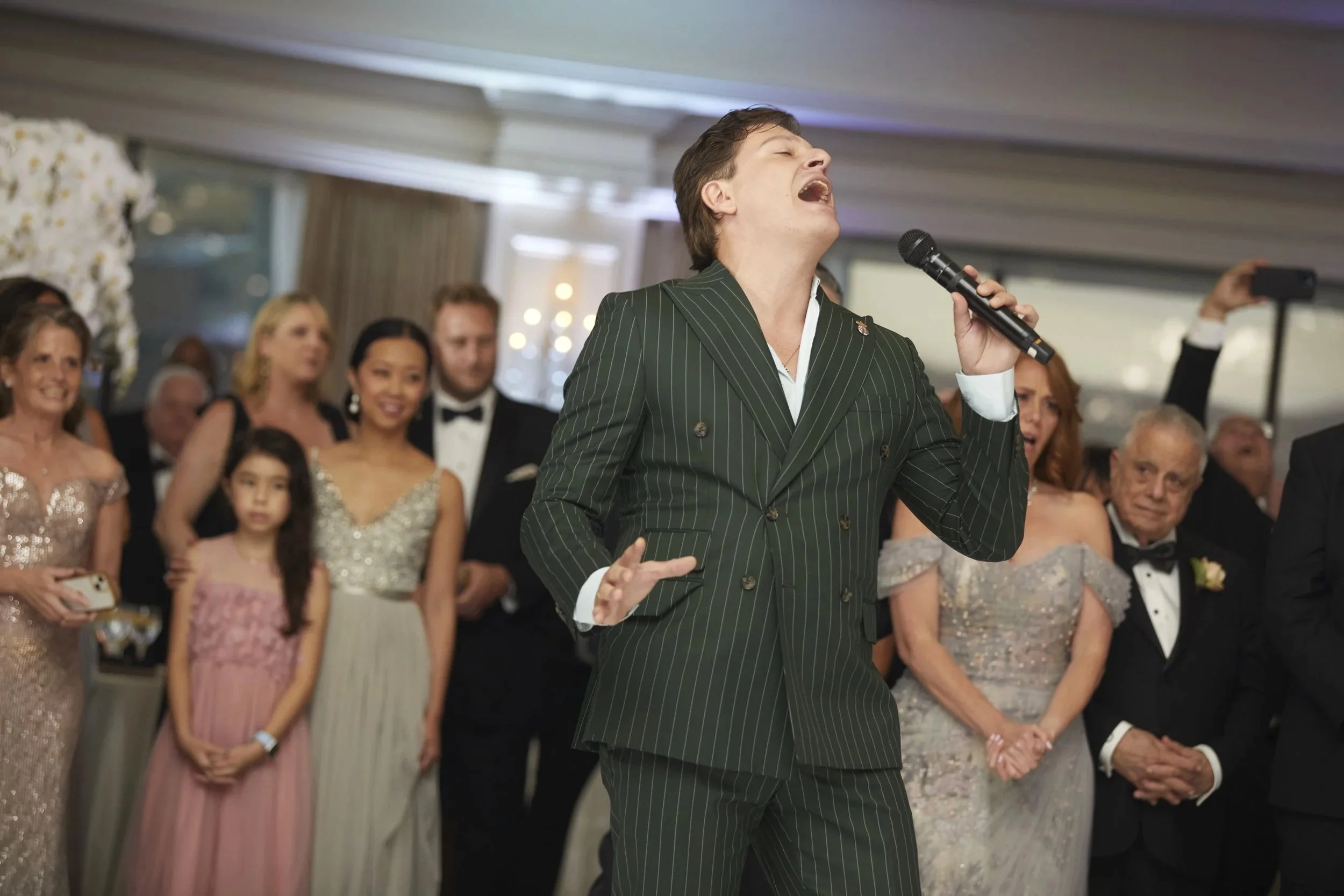 Patrizio Buanne performing live during Samantha and Anthony’s wedding reception celebration at Oheka Castle.
