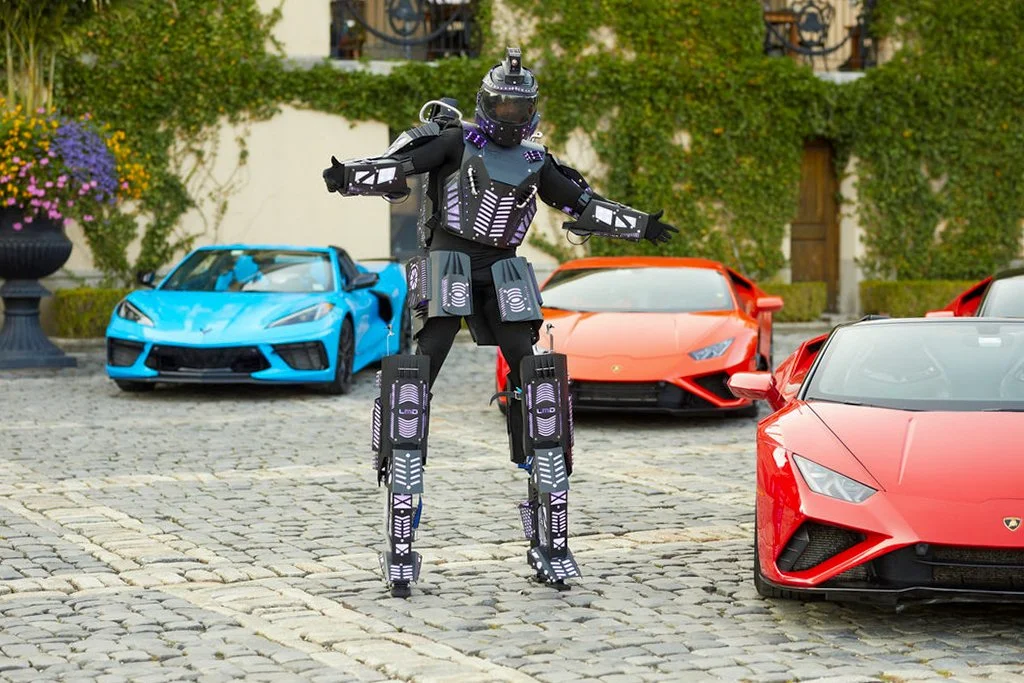 Giant robot in front of super cars at Oheka Castle