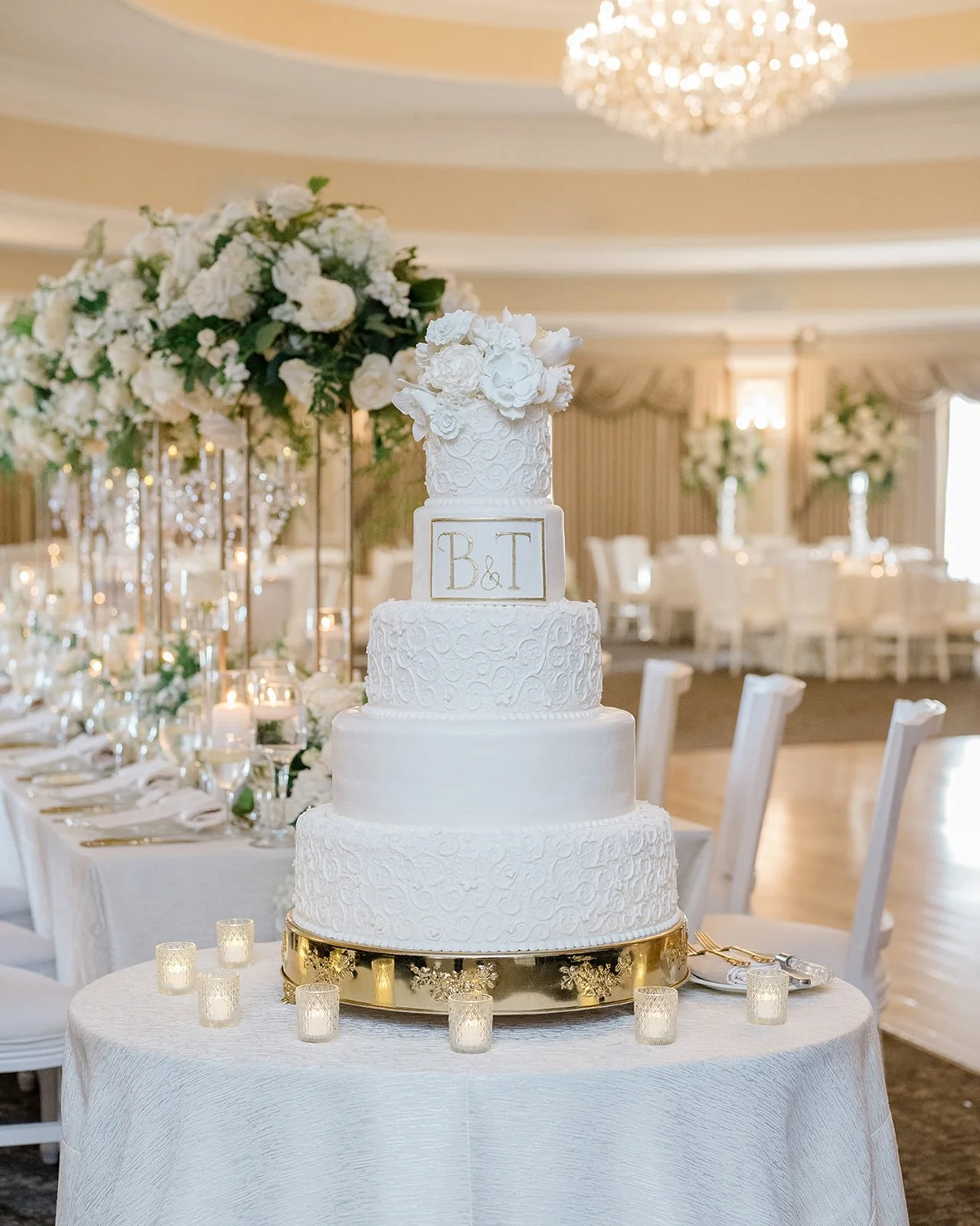 oheka-castle-wedding-wedding-cake-wide.jpg