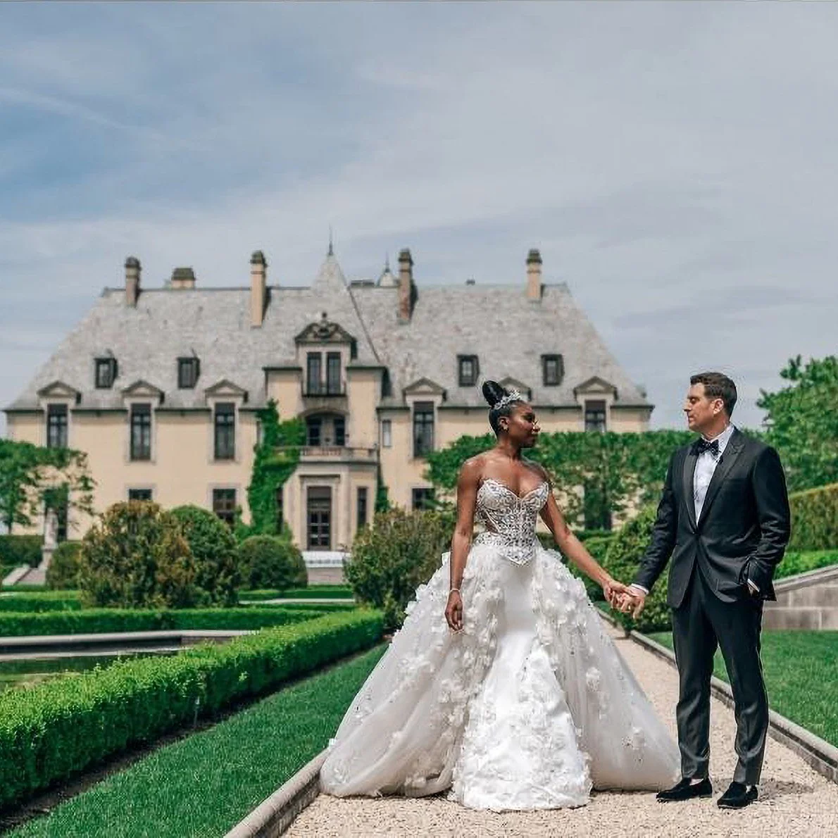 Bride and Groom Portrait, Oheka Castle in the background