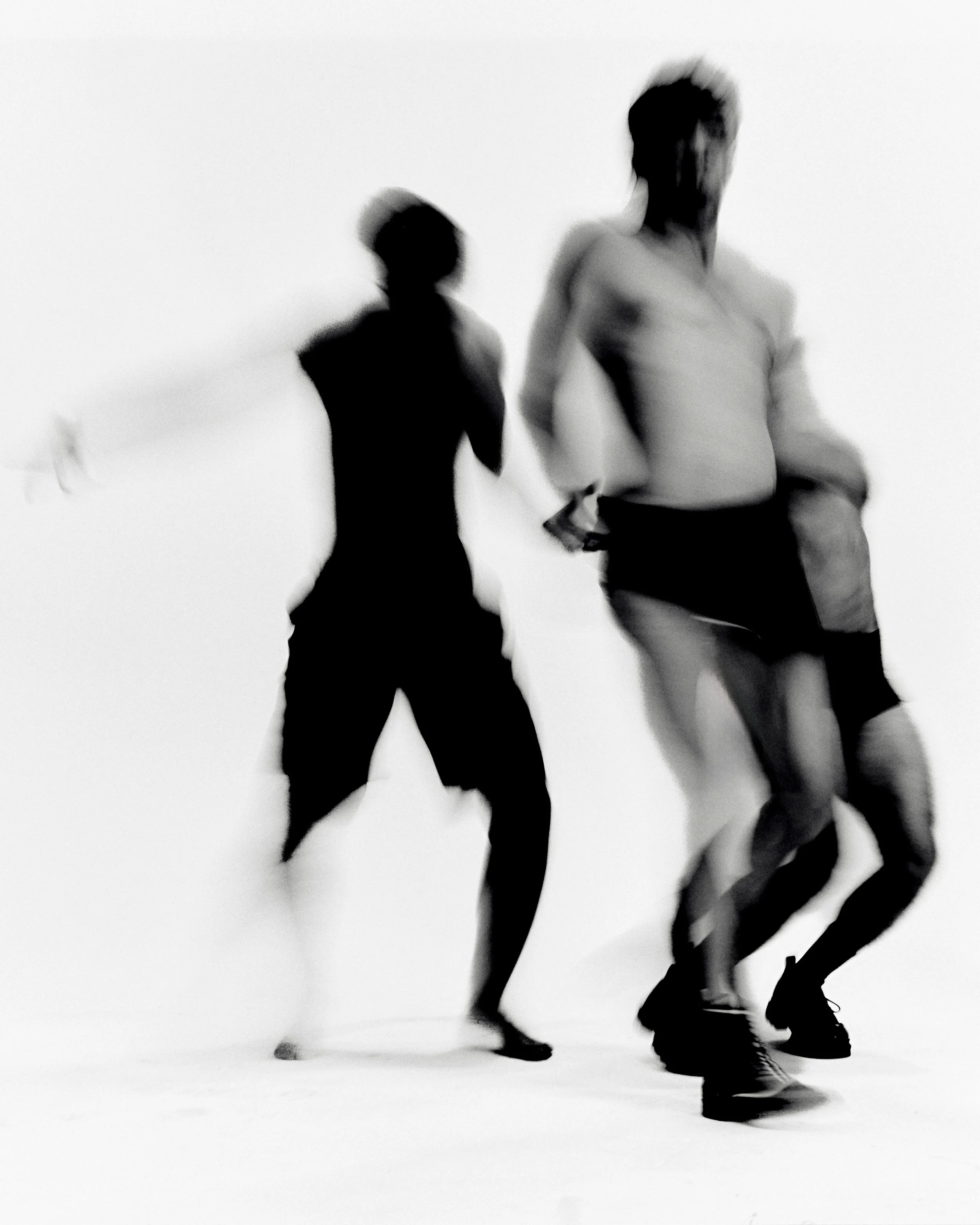 R&eacute;manence 
&bull;
Conception et direction cr&eacute;ative | Yelda del Carmen @yeldadelcarmen
Photographe | &Eacute;douard Boss&eacute; @edouardbosse
Assistant photographe | Juan Diego @juan_ciego
Direction du mouvement | Brin Schoellkopf @brin