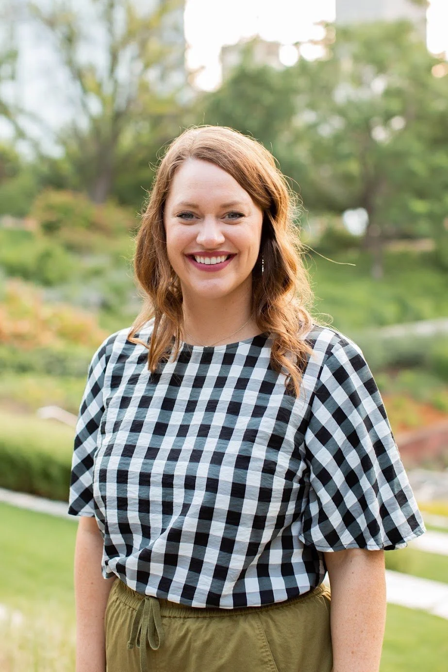 Female therapist in Edmond, Oklahoma. Licensed marriage and family therapist, LMFT, certified sex addition therapist, CSAT, anxiety, depression, relationships, trauma, step-parenting