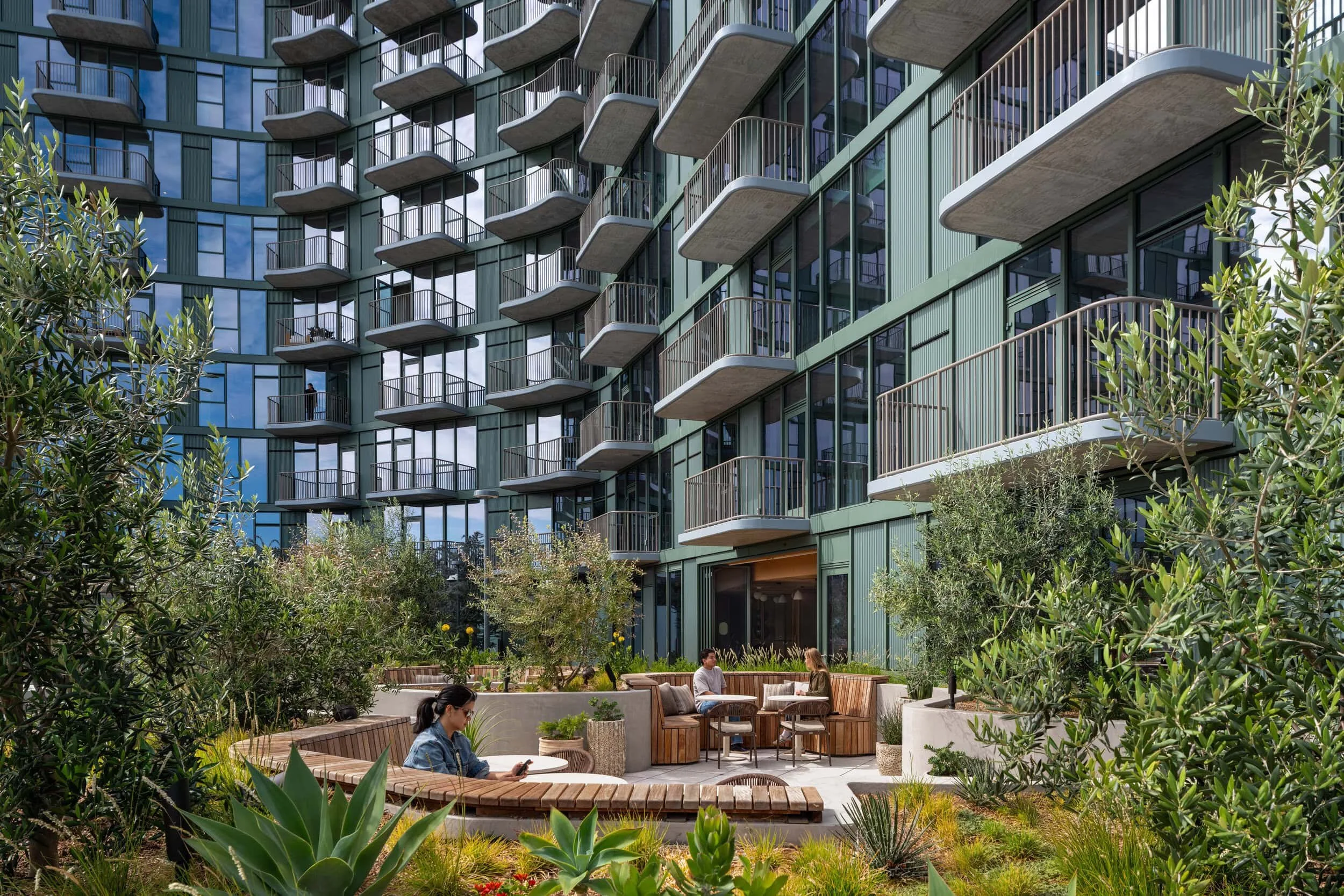 SHoP_Steinberg-Hart_Habitat_JasonORear-5_website-1.jpg