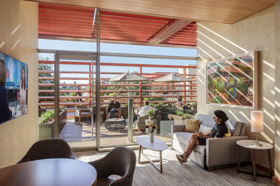new-stanford-hospital-2-1065x710.jpg