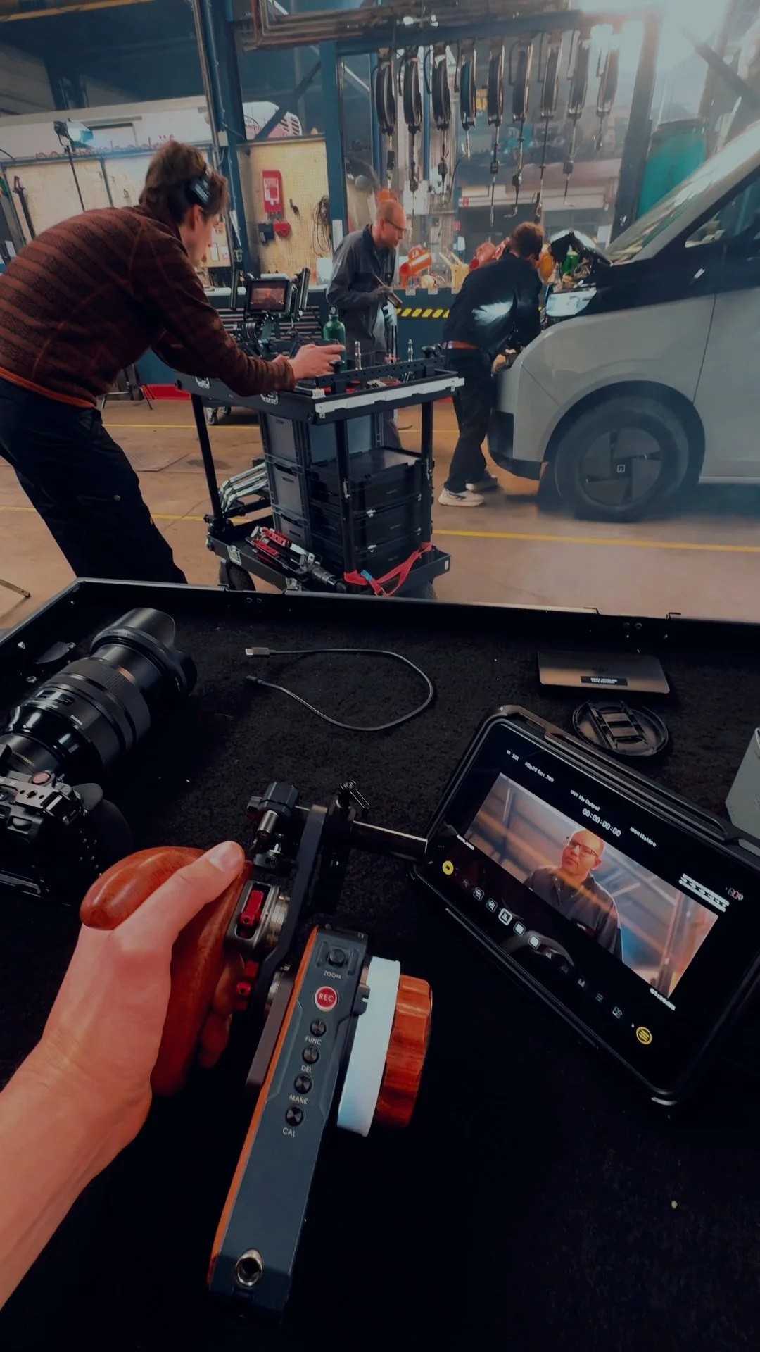 BTS MAN Behind the scenes_1.4.1.jpg