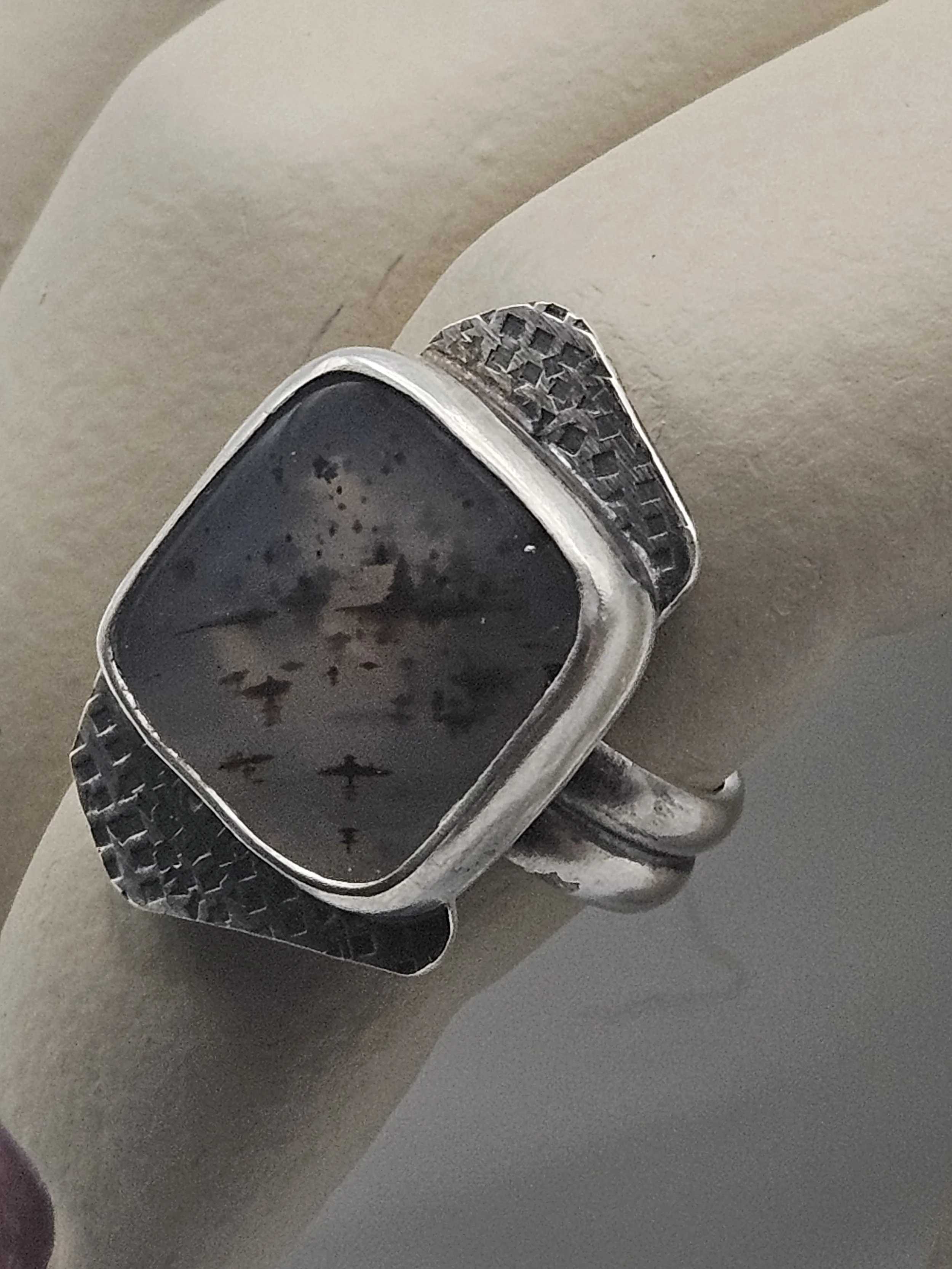 Textured Ribg with Translucent Agate