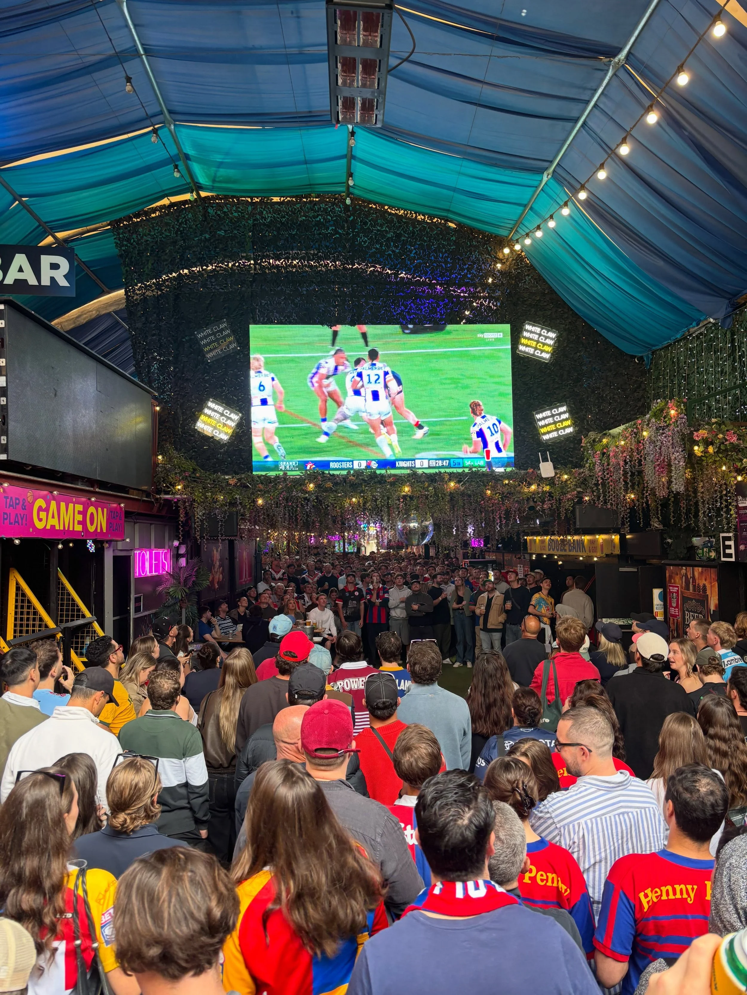 1,000 in at Vauxhall 😮

.
.
.
#nrl #nrlgrandfinal #aussiesinlondon