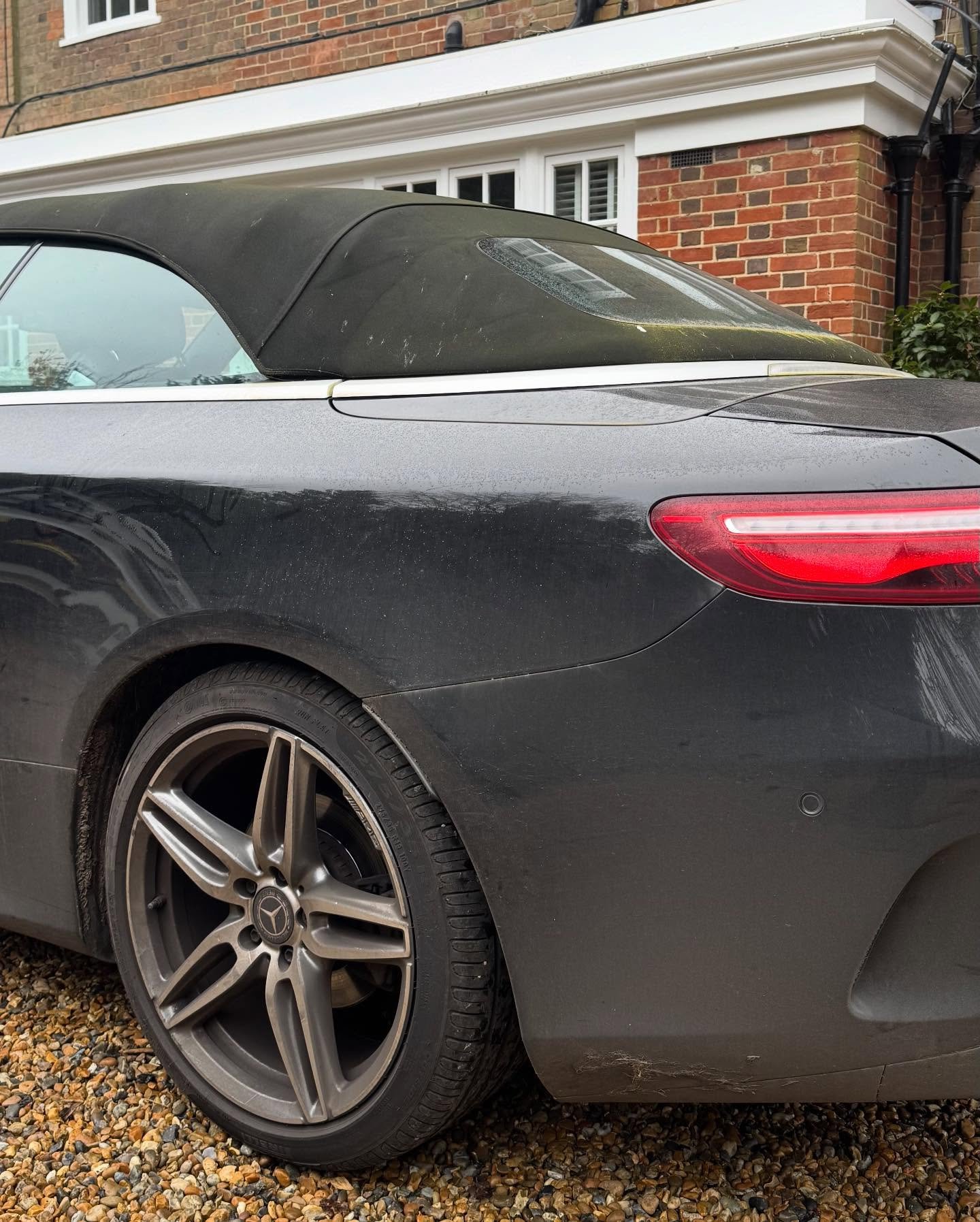 This E220d came in needing some serious love&hellip; 👀

Heavy staining, a neglected interior, baked-on brake dust, bird droppings, and a roof that had definitely seen better days.

A full deep clean carried out, bringing everything back to life ✔️

