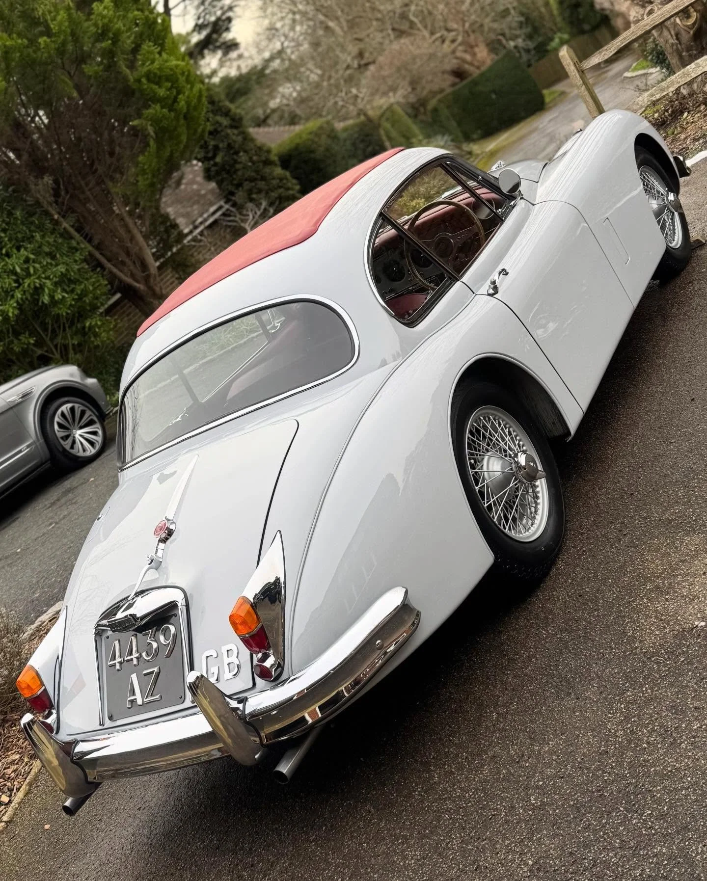 A safe deep clean carried out on this beautiful 1960 Jaguar XK150 ✨🏁

With classics like this, it&rsquo;s always preservation over aggression. A rinseless wash method was used to safely remove dirt while minimising risk to original surfaces.

Finish