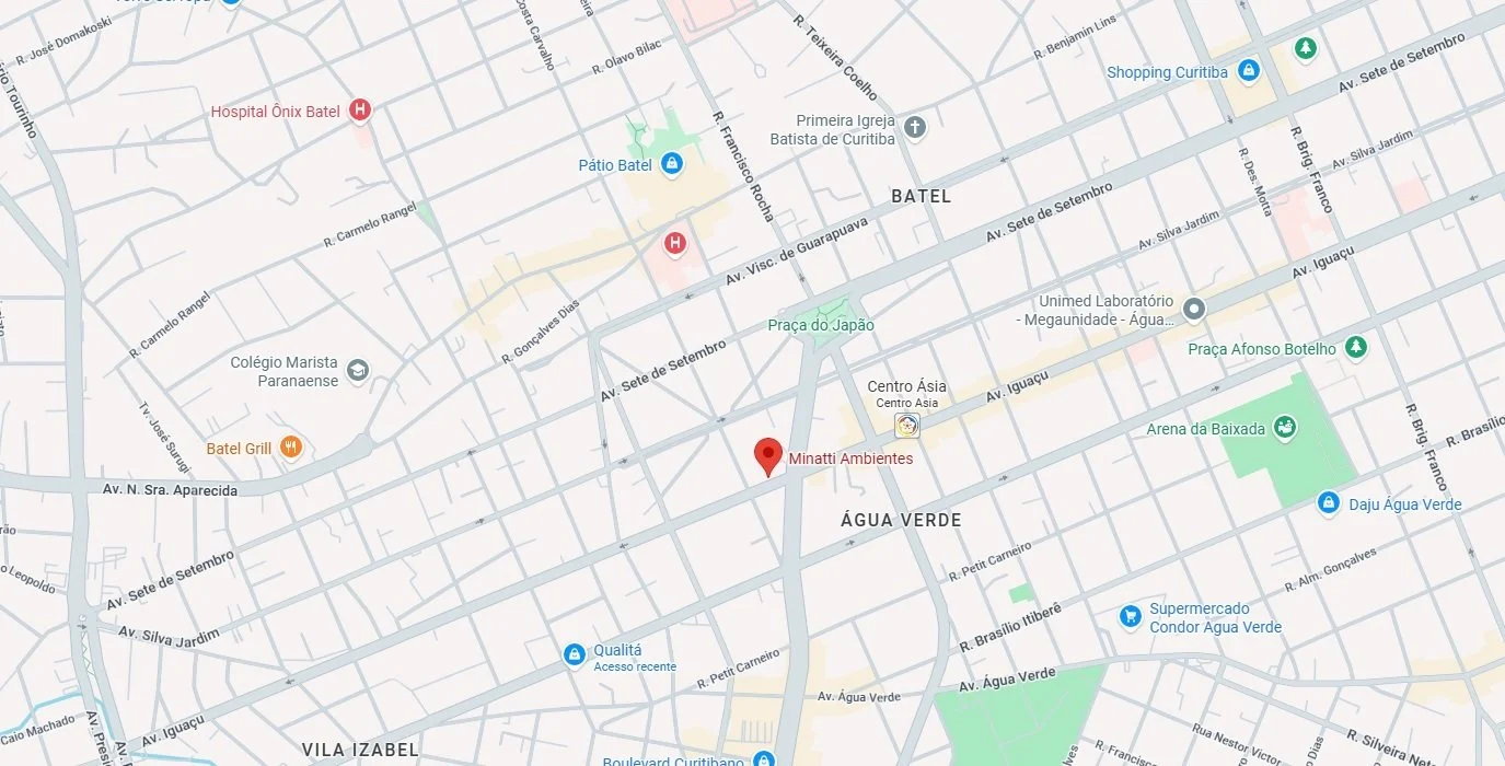 Mapa da região de Batel, Curitiba, mostrando ruas, parques, hospitais, centros comerciais, e outros pontos de referência na cidade.